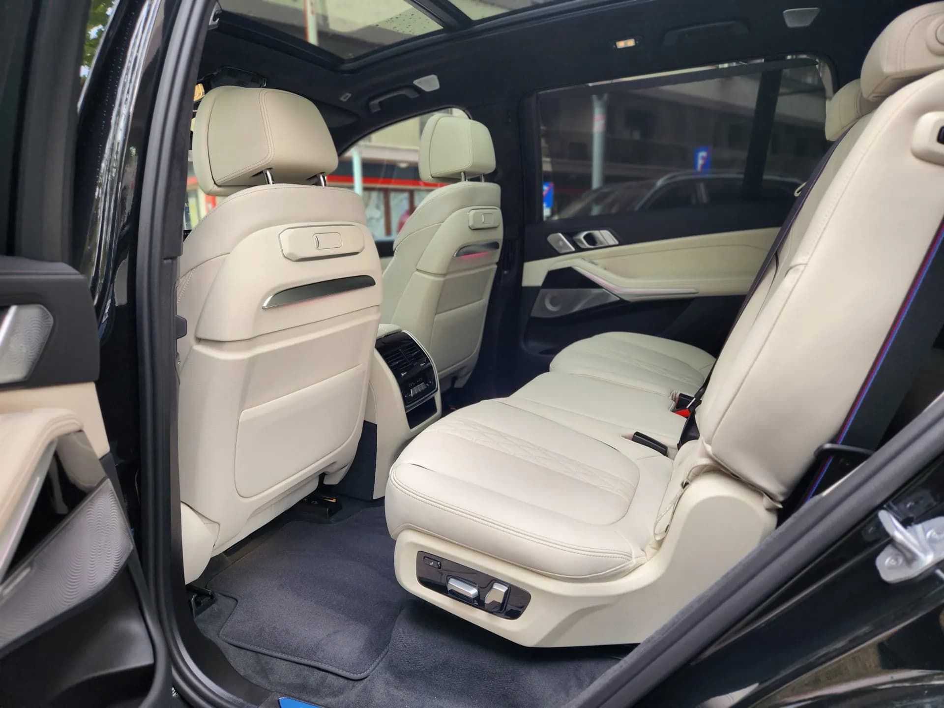 BMW X7 40i M-Sport — imaginea 12