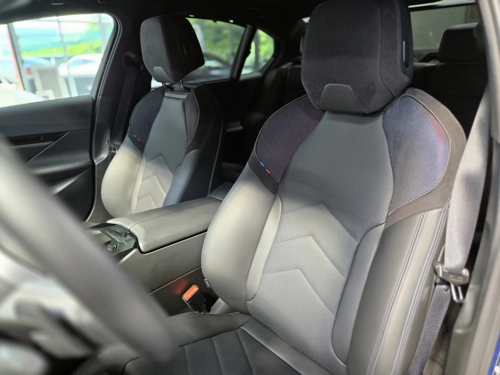 BMW Seria 5 520d xDrive — imaginea 18