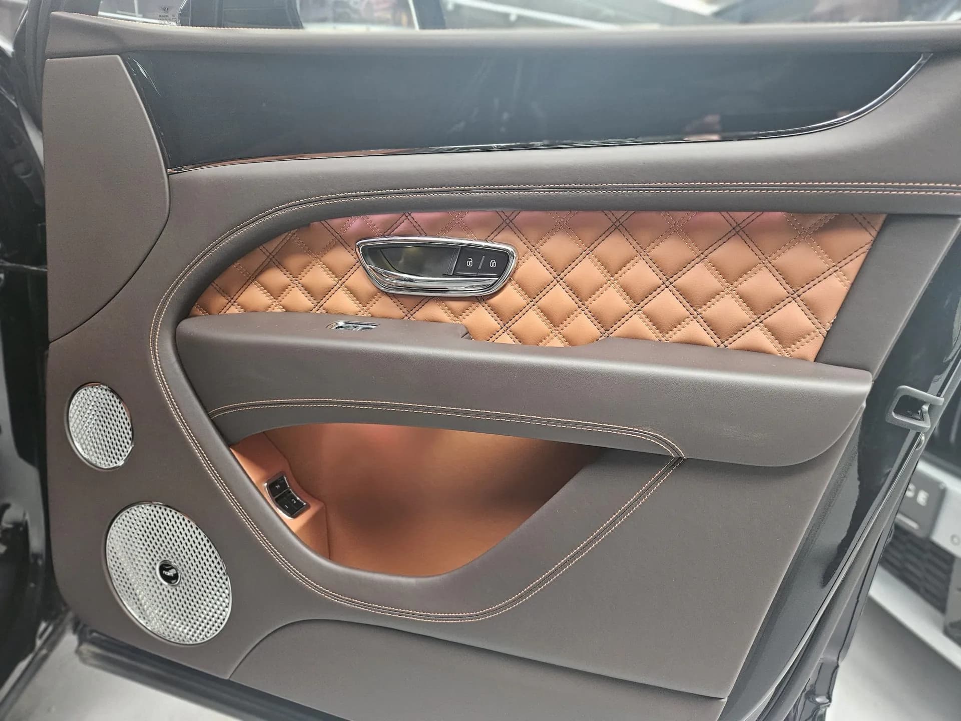 Bentley Bentayga — imaginea 67
