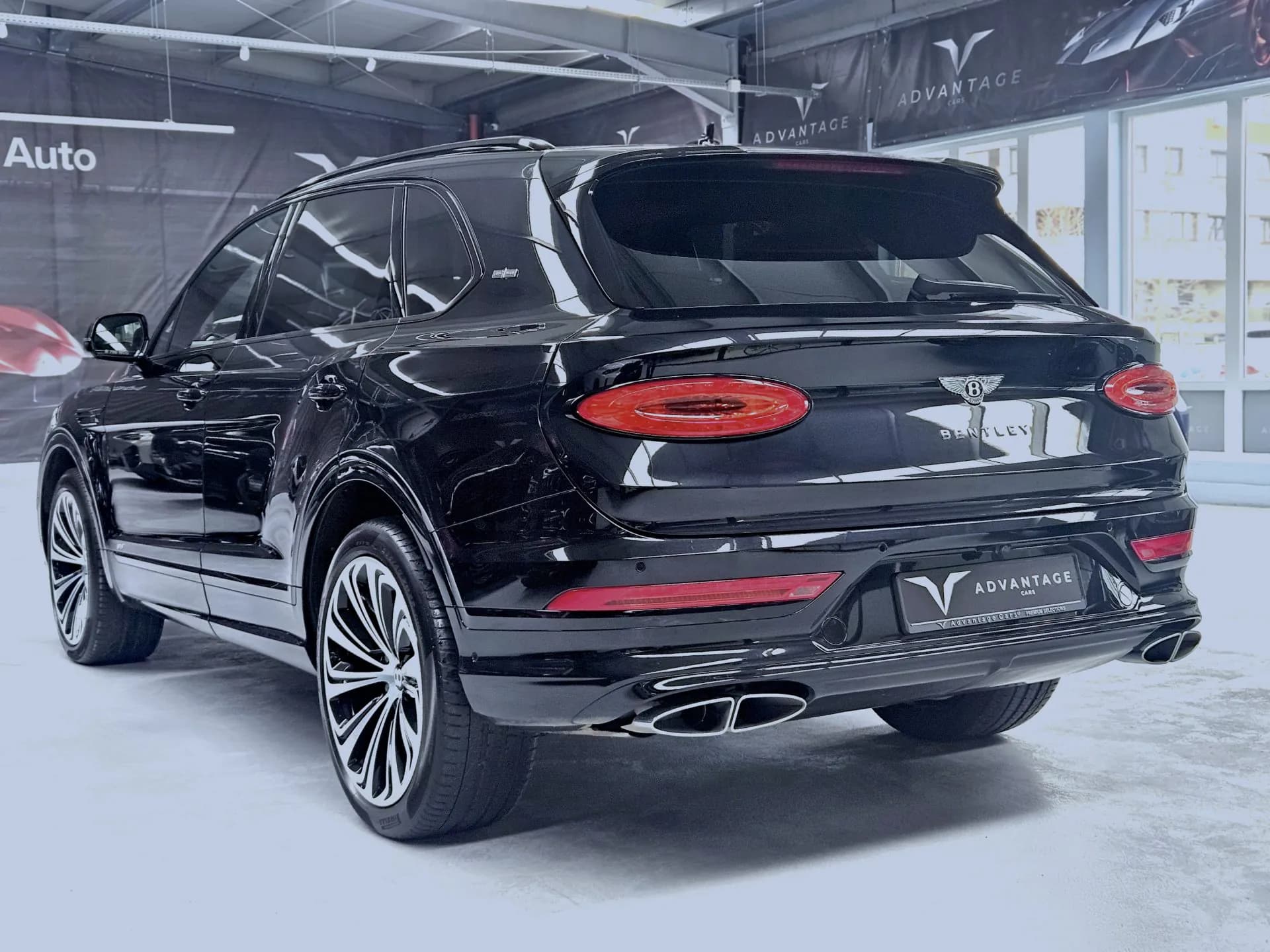 Bentley Bentayga — imaginea 61