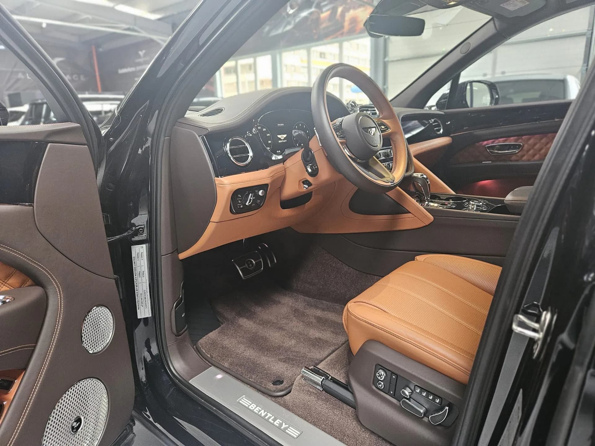 Bentley Bentayga — imaginea 72