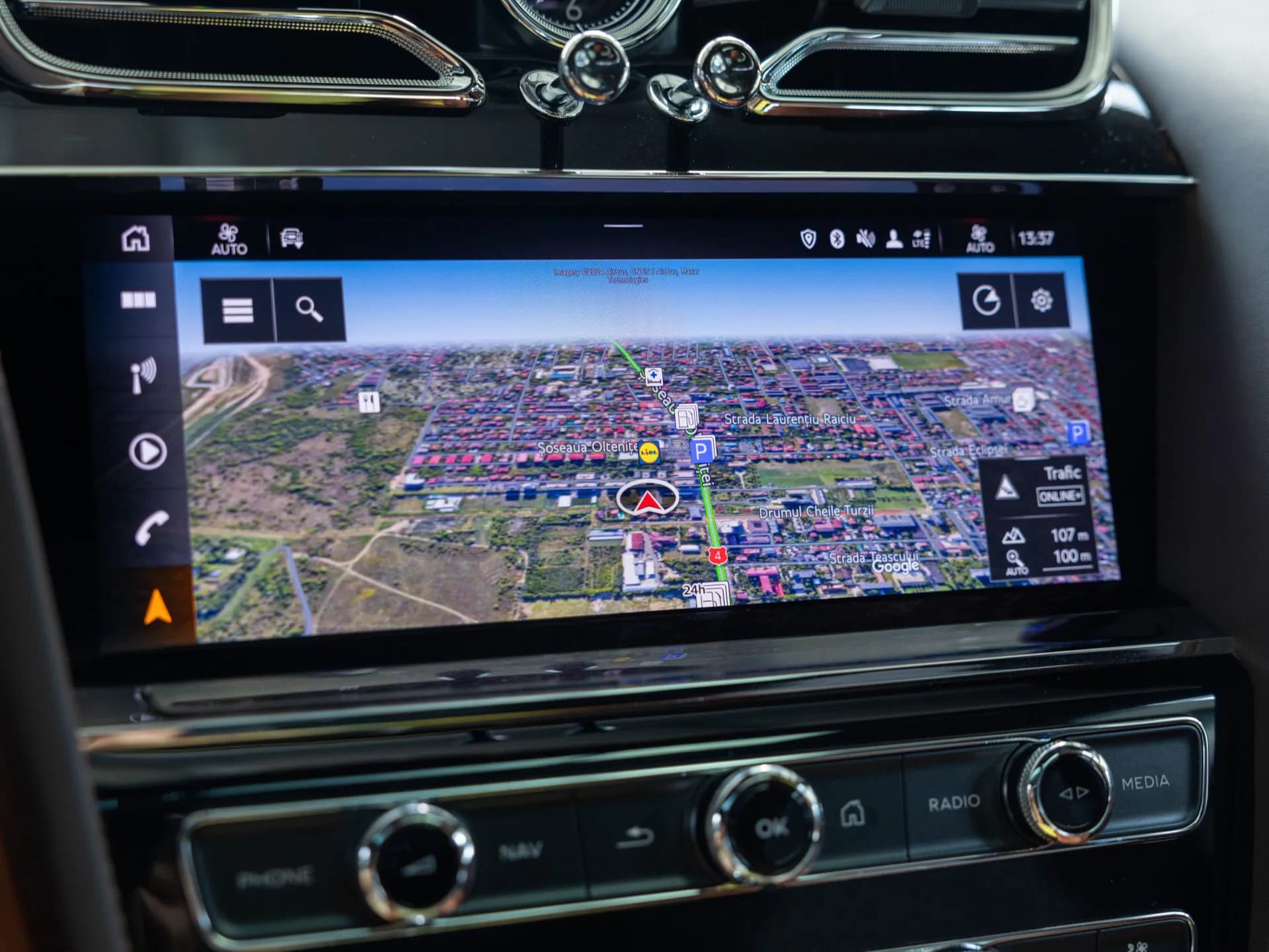 Bentley Bentayga — imaginea 38