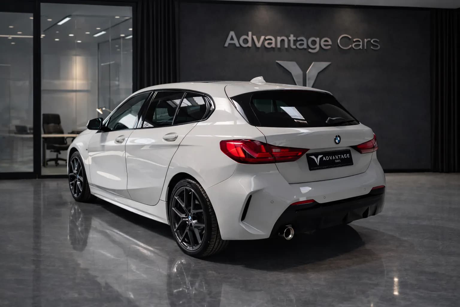 BMW 120i M-Sport — imaginea 9