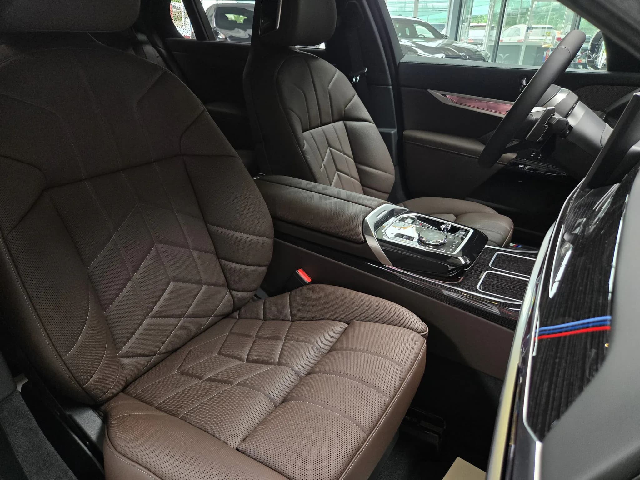 BMW 740d xDrive M-Sport&Individual — imaginea 10