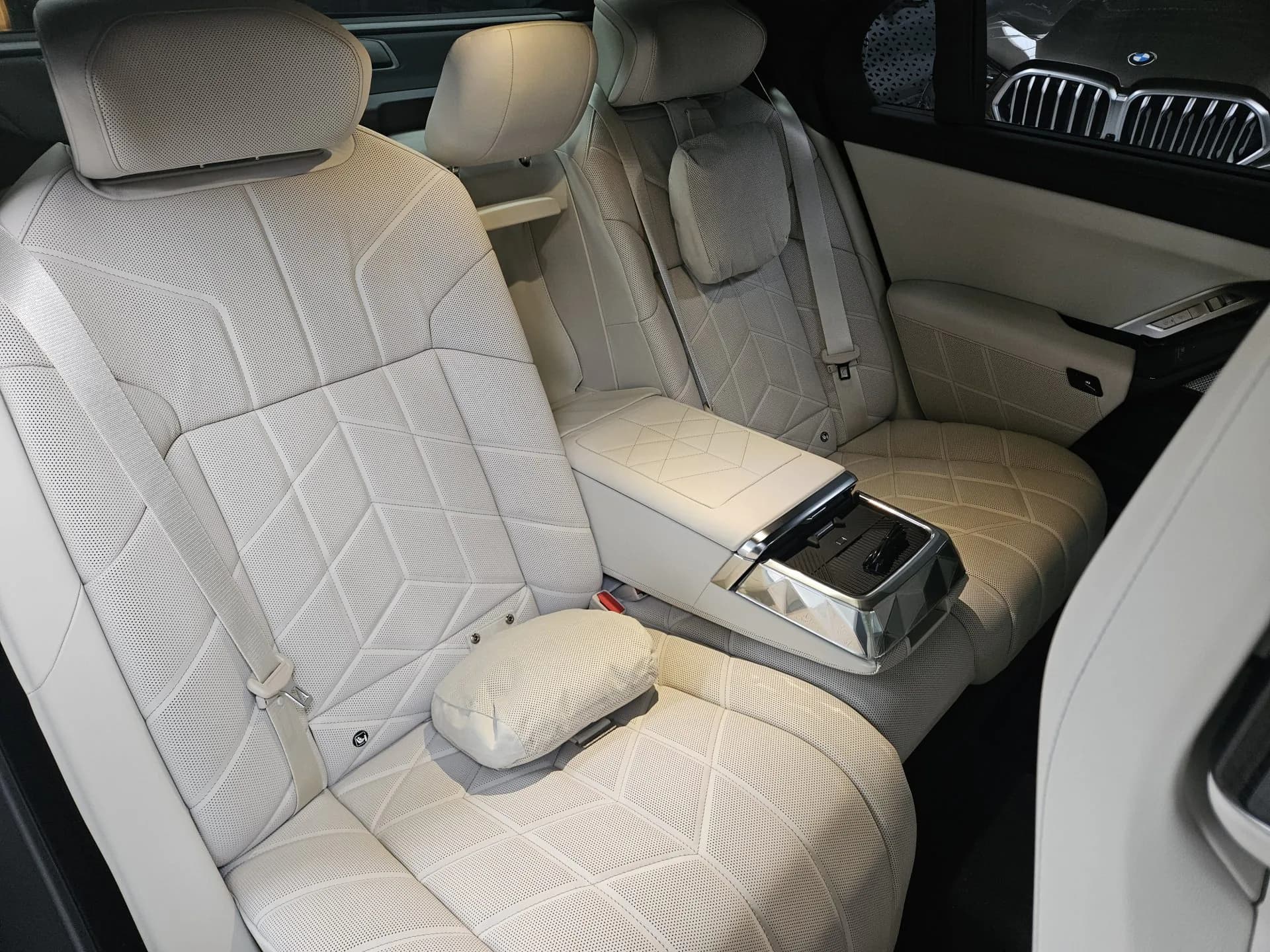 BMW 740d M-Sport&Individual — imaginea 13