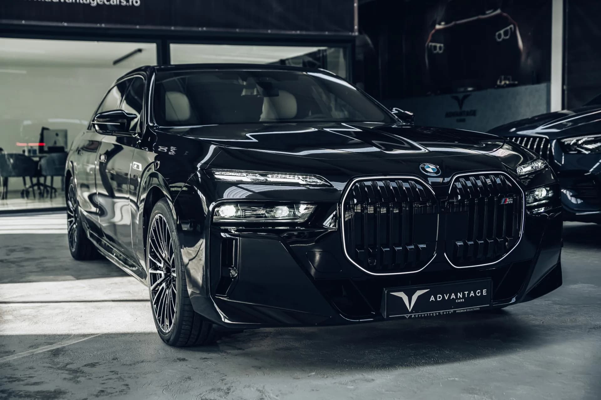 BMW M760e xDrive — imaginea 11