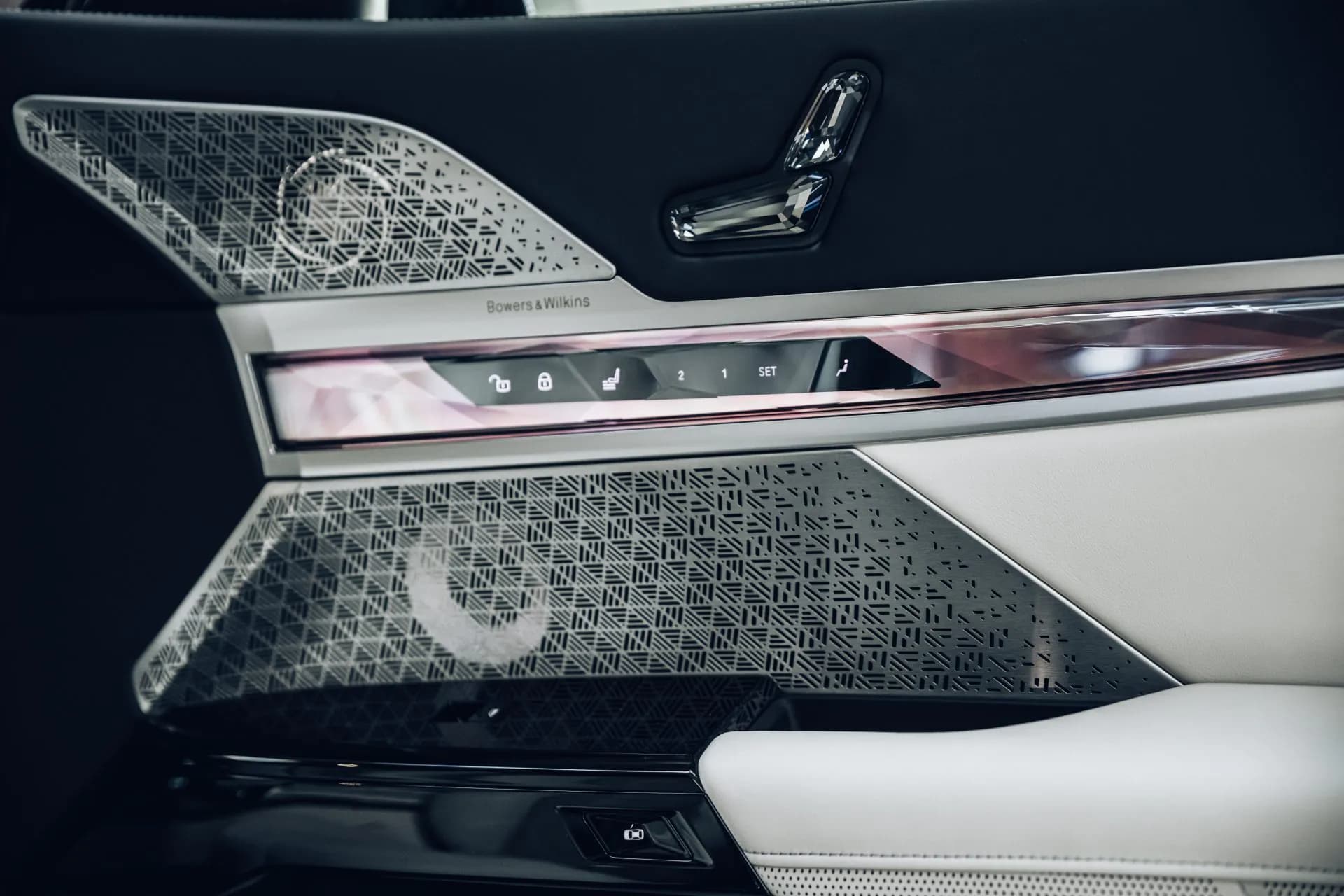 BMW M760e xDrive — imaginea 21