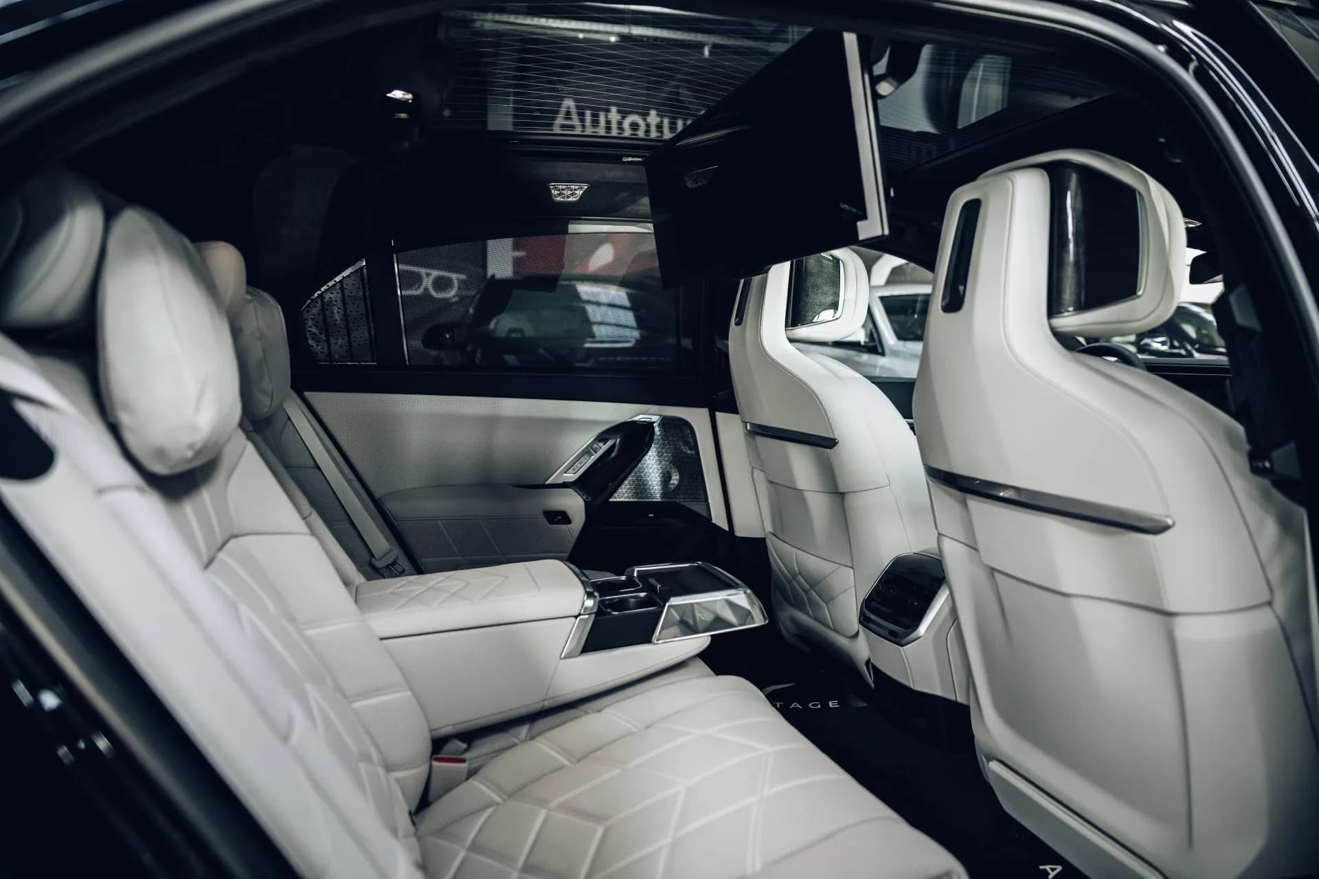 BMW M760e xDrive — imaginea 17