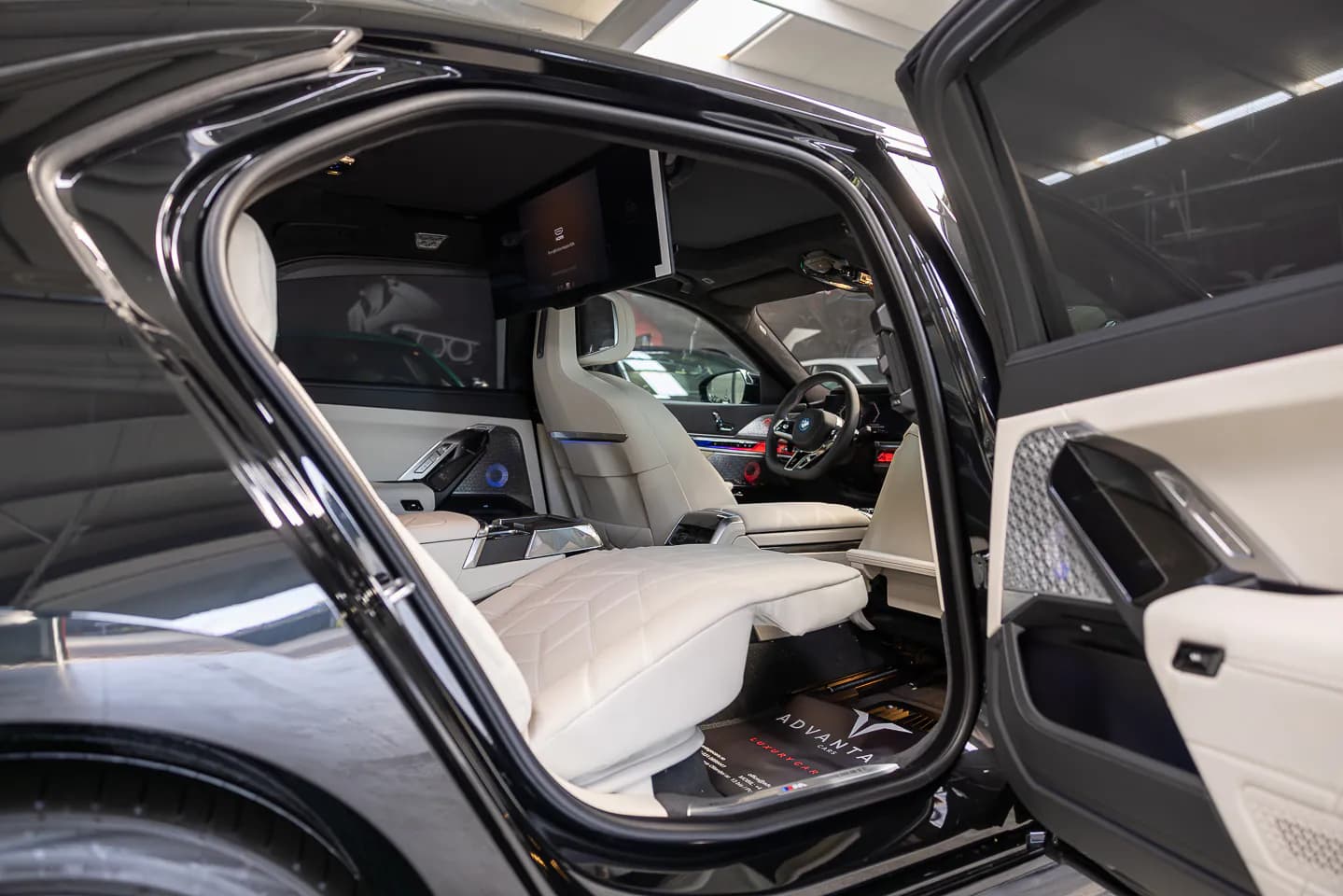BMW M760e xDrive — imaginea 15