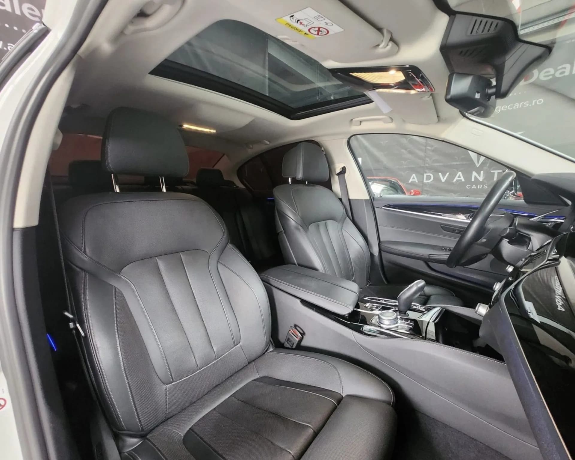 BMW Seria 5 20d Luxury Line — imaginea 9