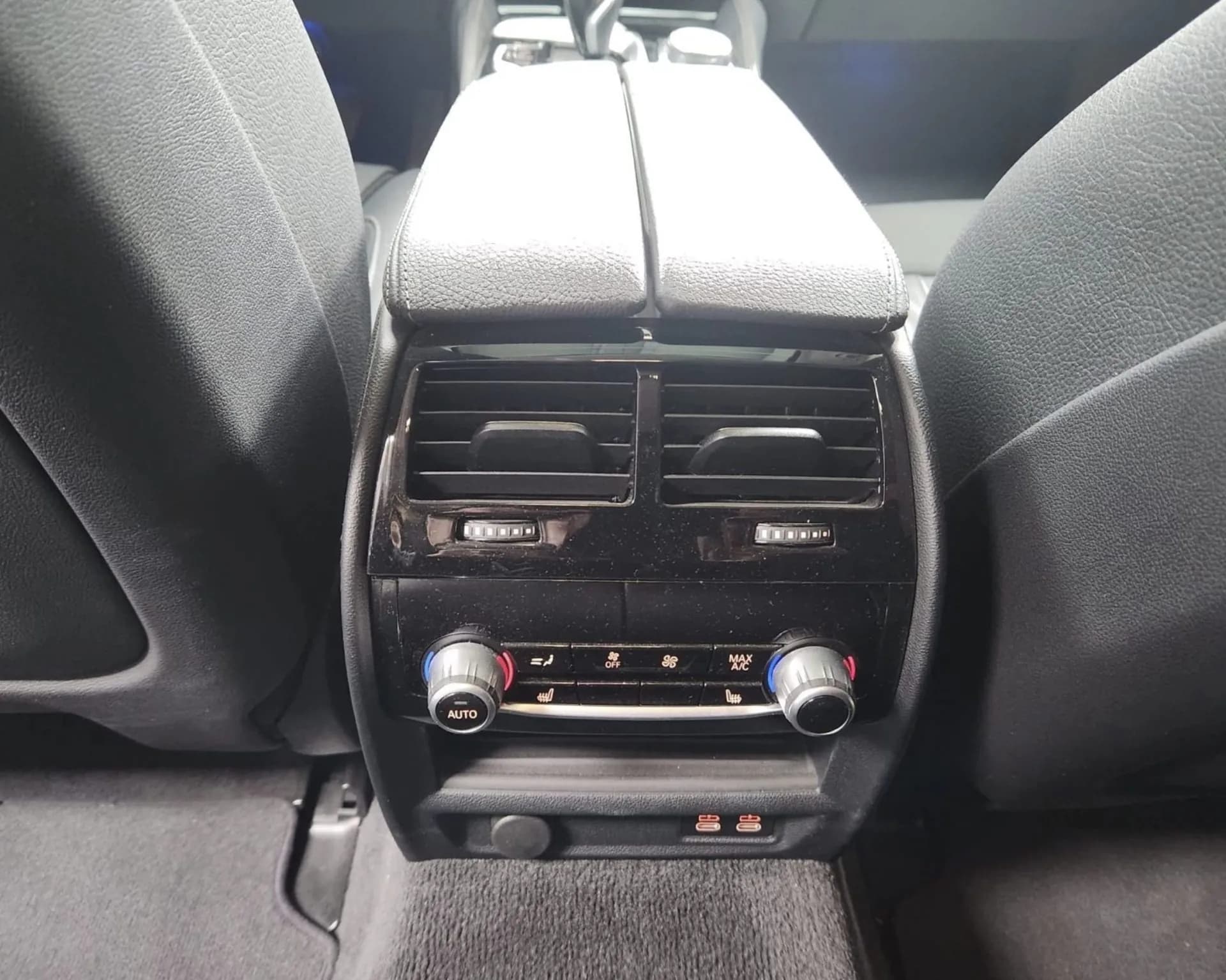 BMW Seria 5 20d Luxury Line — imaginea 13
