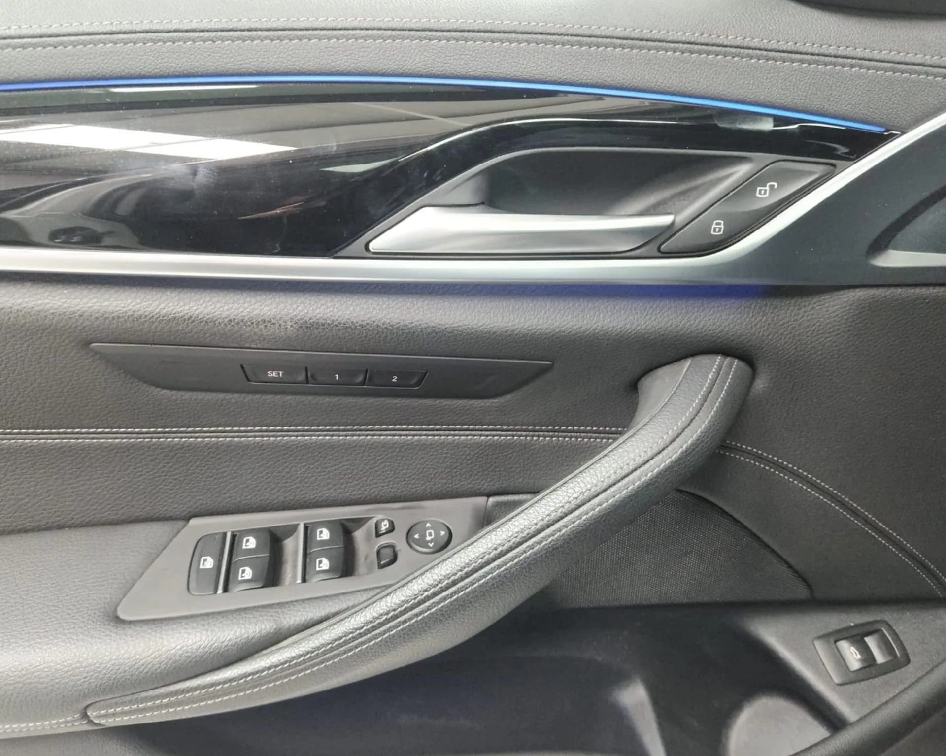 BMW Seria 5 20d Luxury Line — imaginea 14