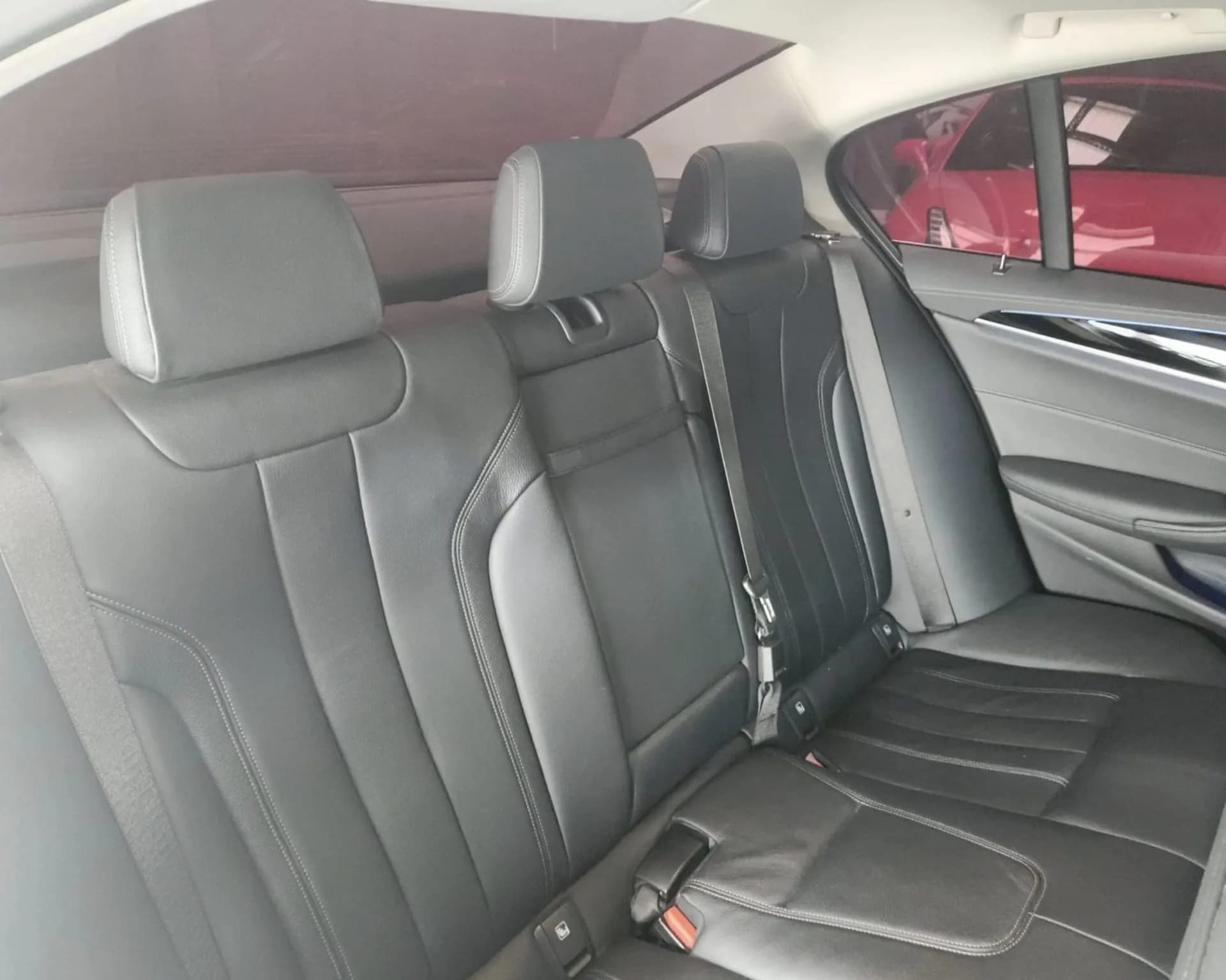 BMW Seria 5 20d Luxury Line — imaginea 11