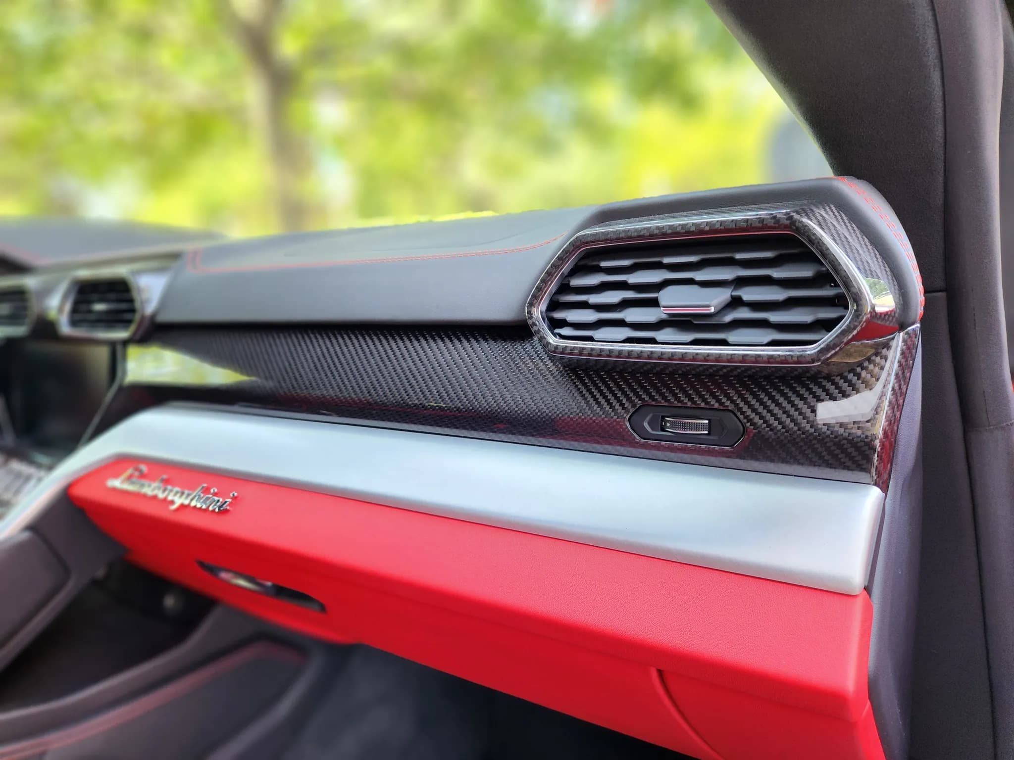 Lamborghini Urus — imaginea 13