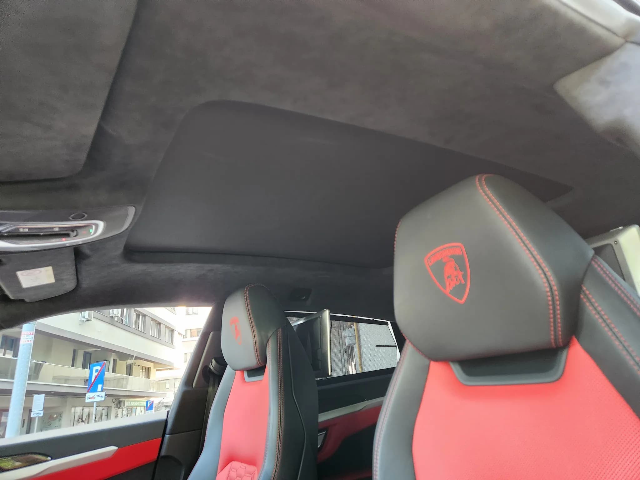 Lamborghini Urus — imaginea 9