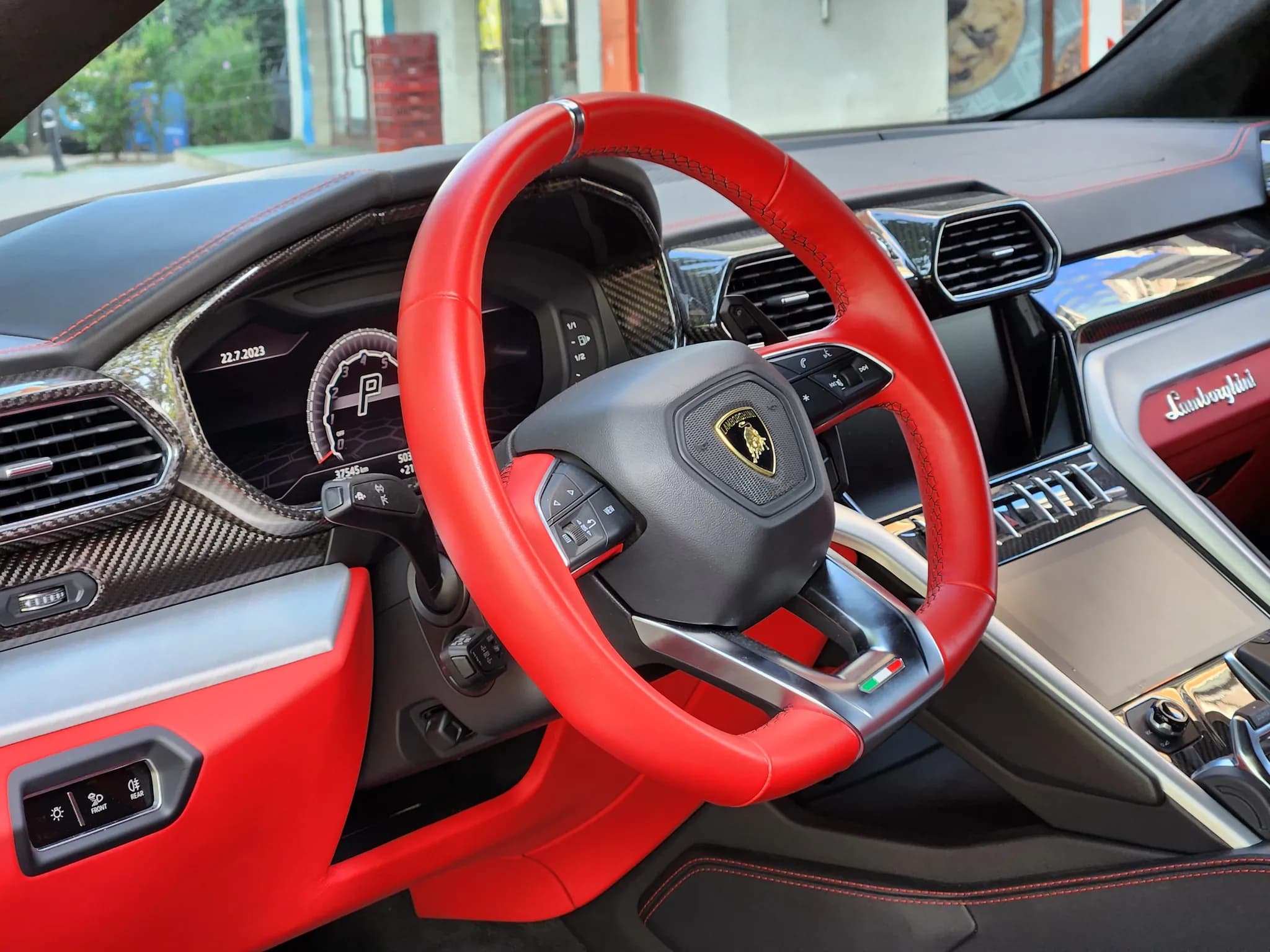 Lamborghini Urus — imaginea 11