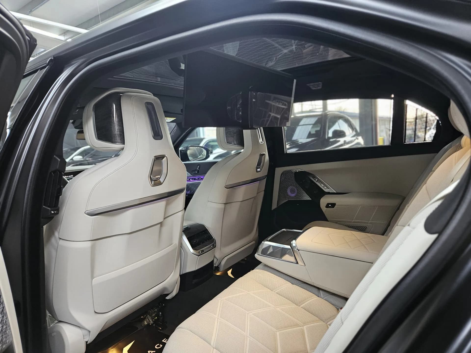 BMW M760e — imaginea 15