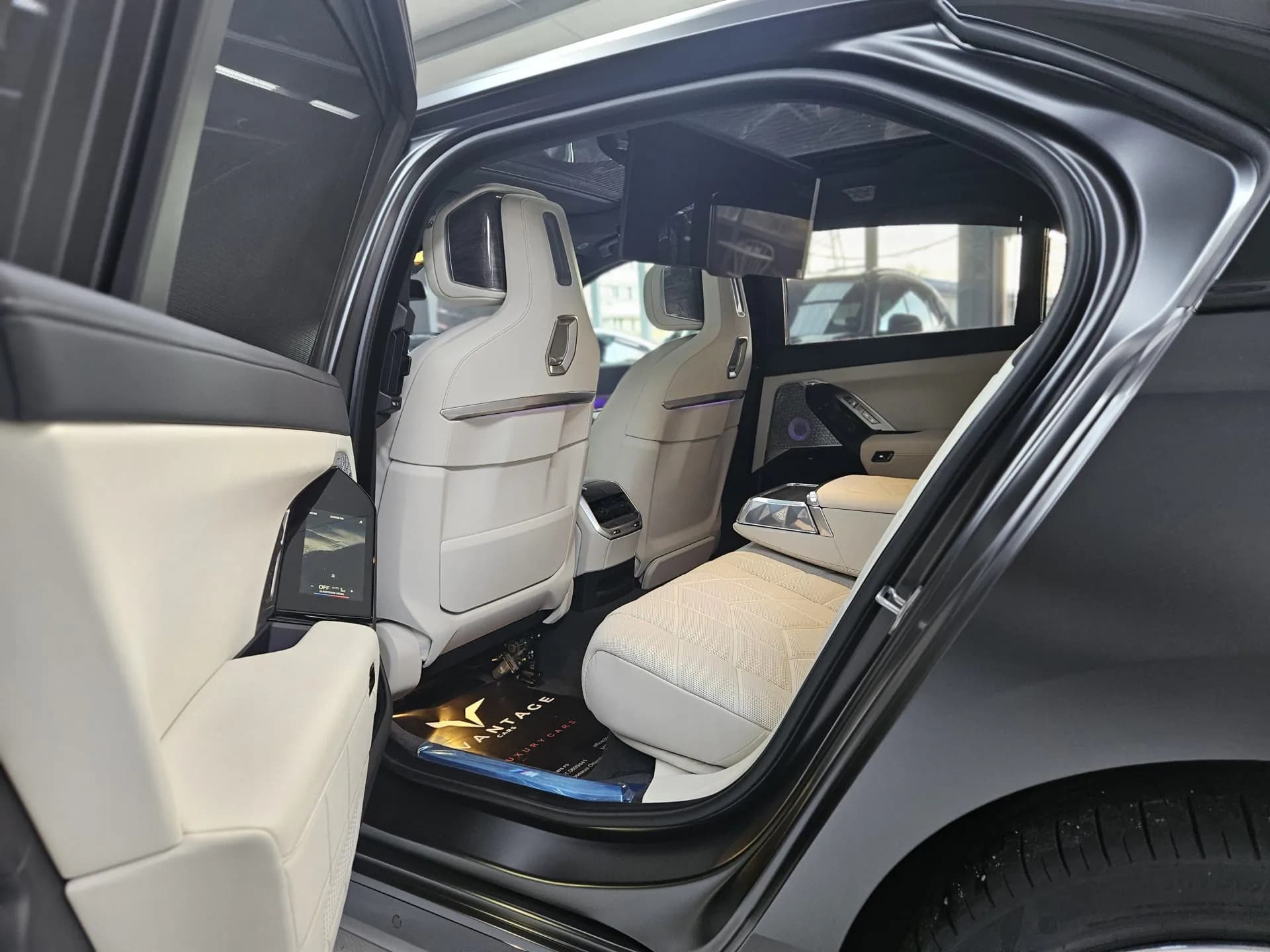 BMW M760e — imaginea 25