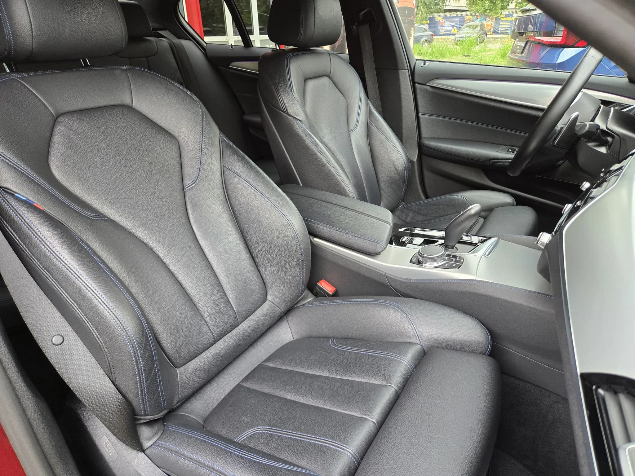BMW 530d xDrive M-Sport — imaginea 10