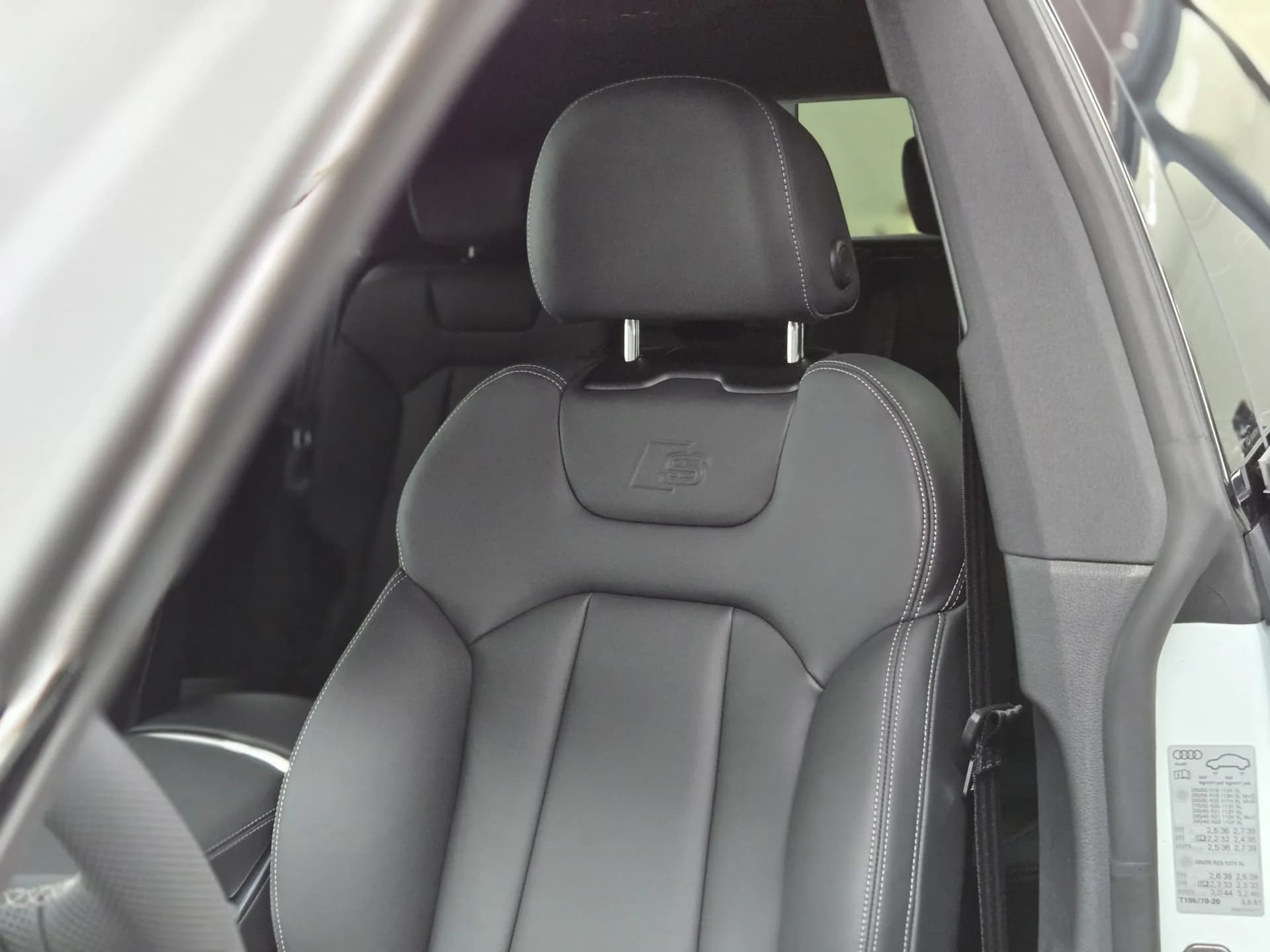 Audi Q8 55 TFSI Quattro — imaginea 9