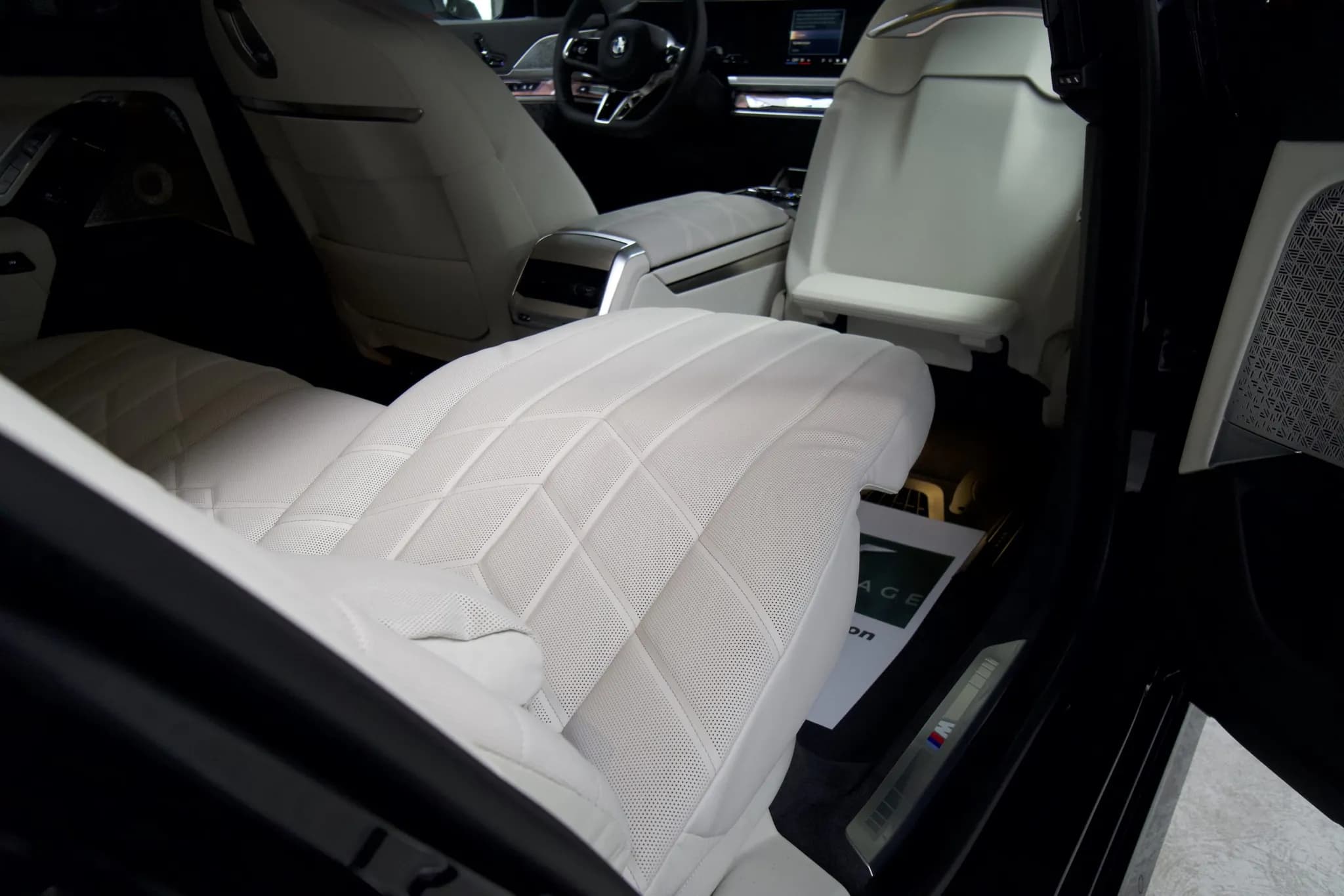 BMW 740d M-Sport/Black — imaginea 14