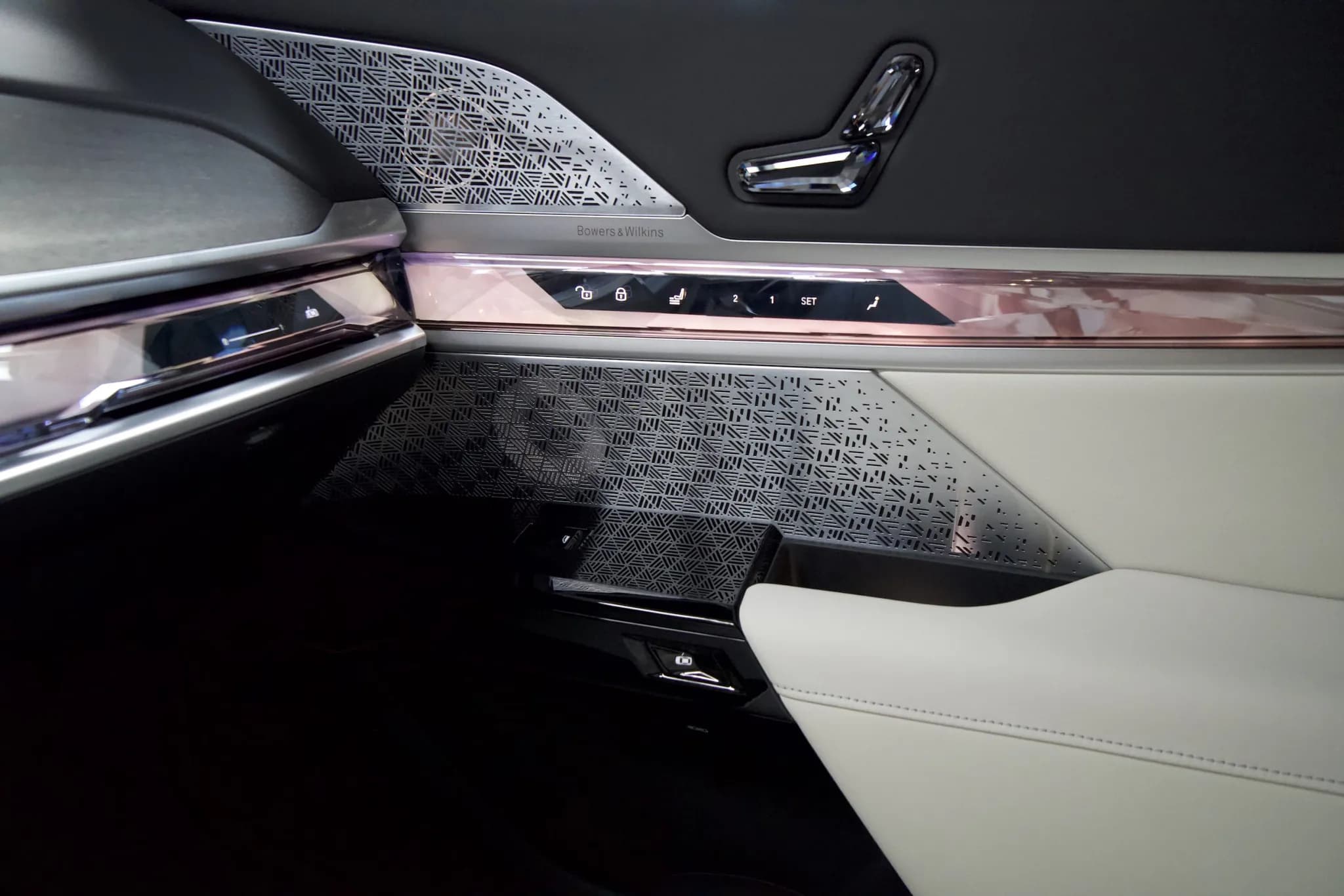 BMW 740d M-Sport/Black — imaginea 23