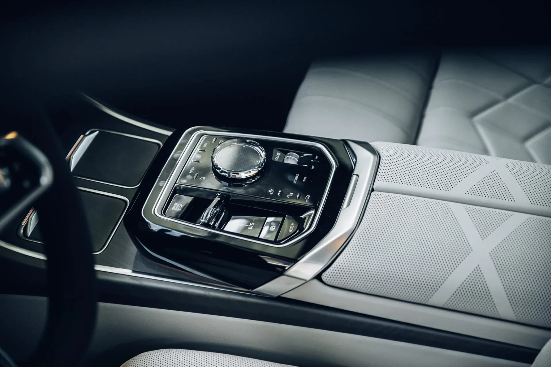 BMW 740d M-Sport — imaginea 25
