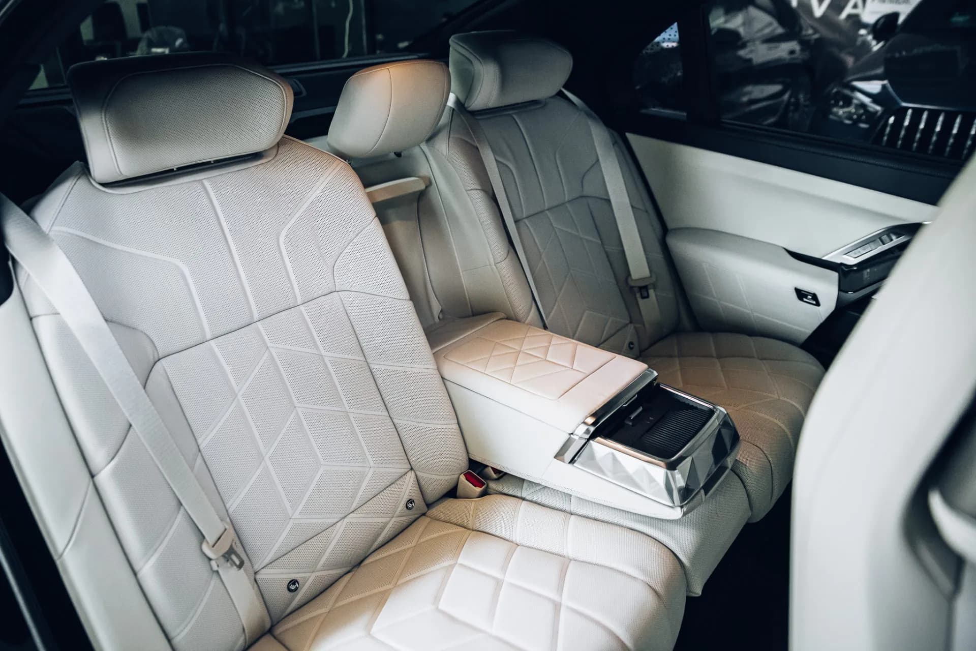 BMW 740d M-Sport — imaginea 18