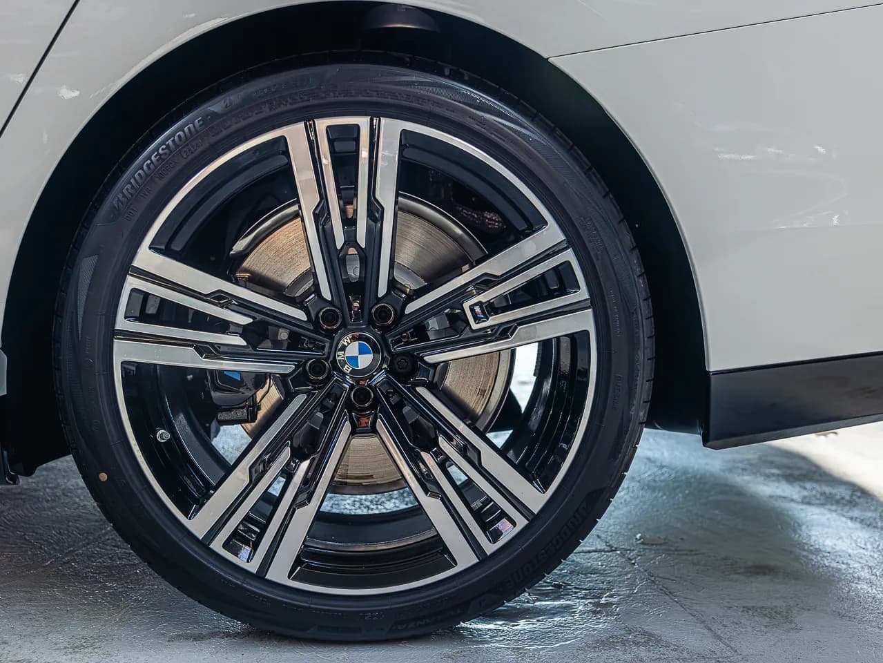 BMW 740d xDrive M-Sport — imaginea 12