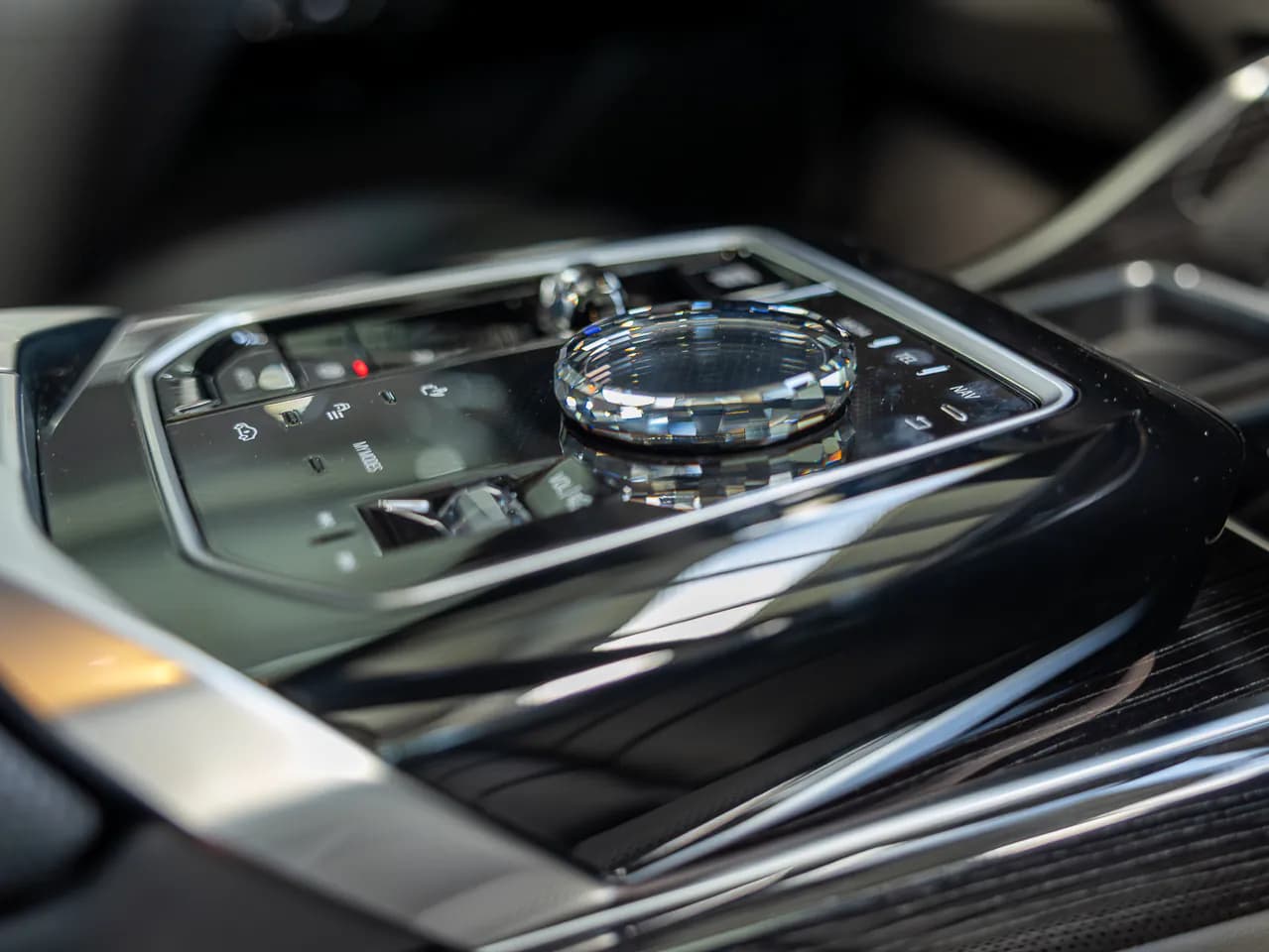 BMW 740d xDrive M-Sport — imaginea 20