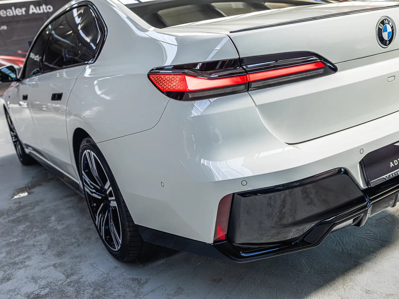 BMW 740d xDrive M-Sport — imaginea 11