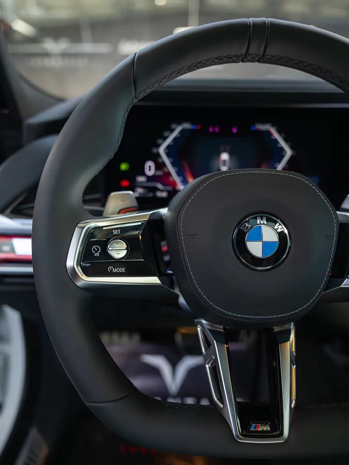 BMW 740d xDrive M-Sport — imaginea 25