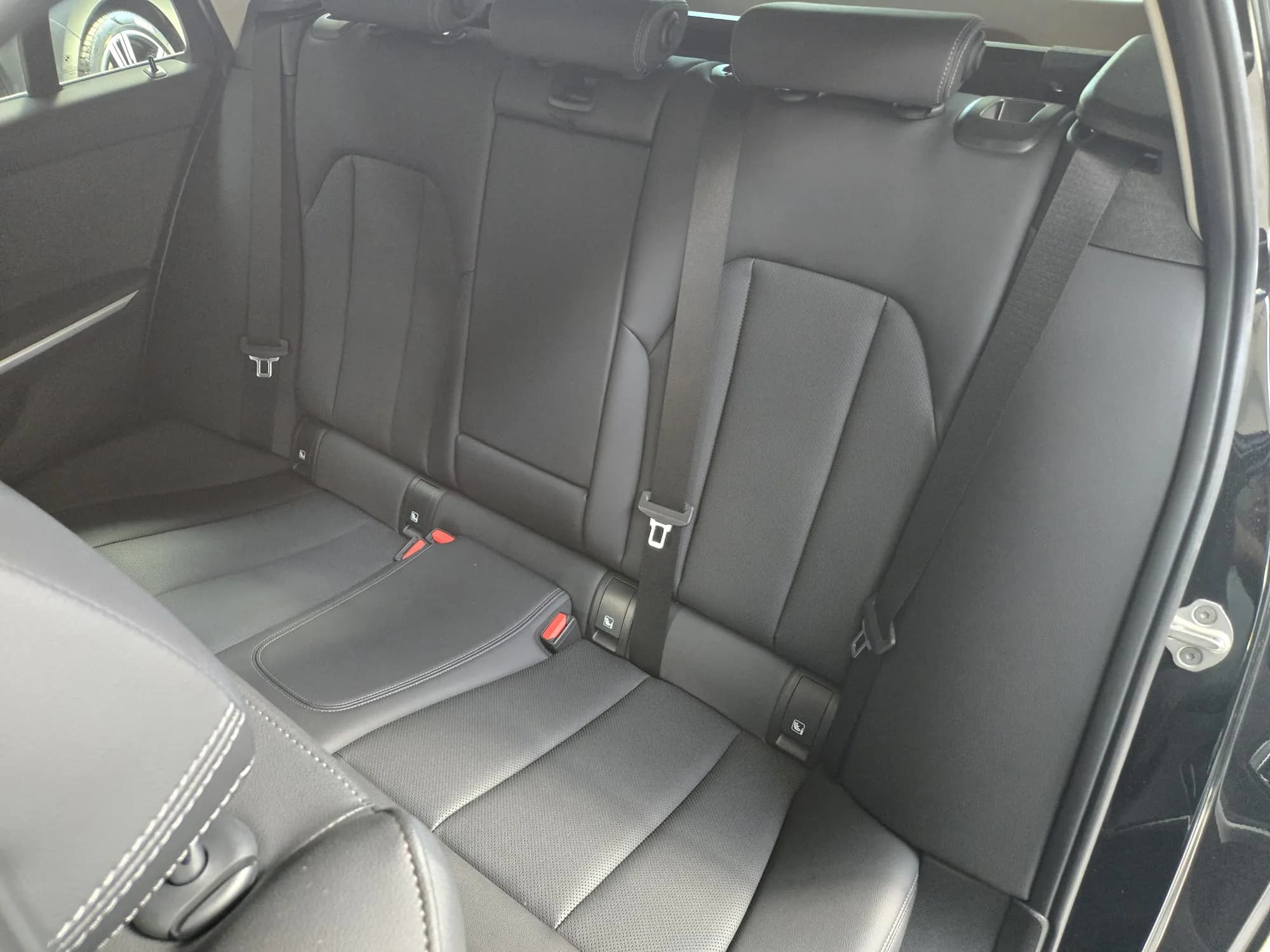 BMW 320d xDrive Touring — imaginea 13