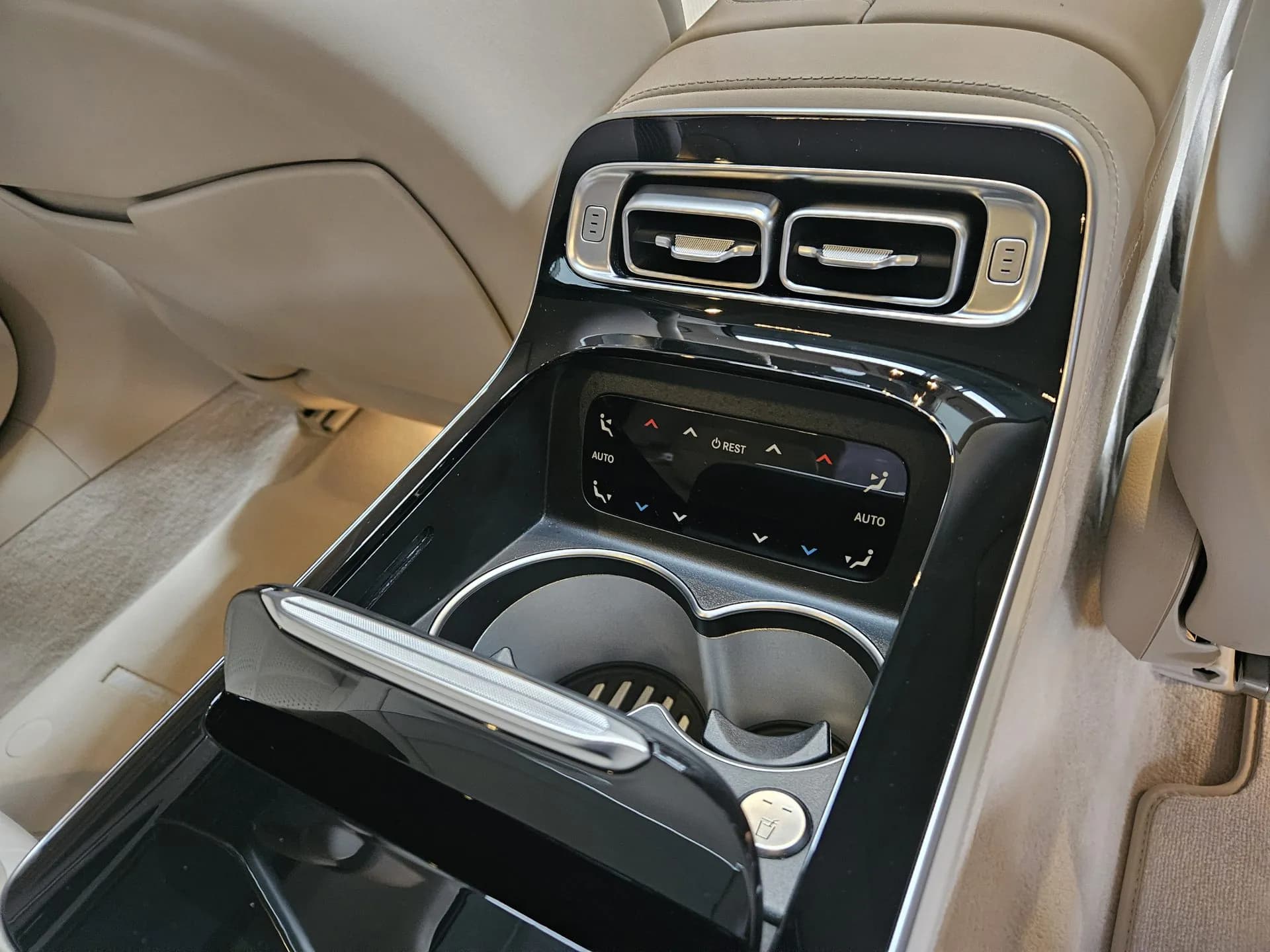 Mercedes-Benz S580 Long AMG Line — imaginea 16