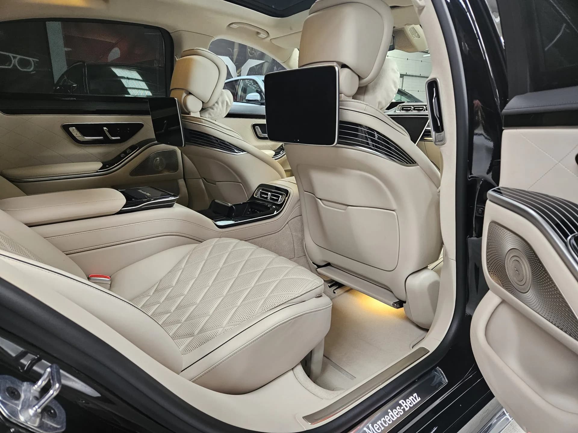 Mercedes-Benz S580 Long AMG Line — imaginea 13