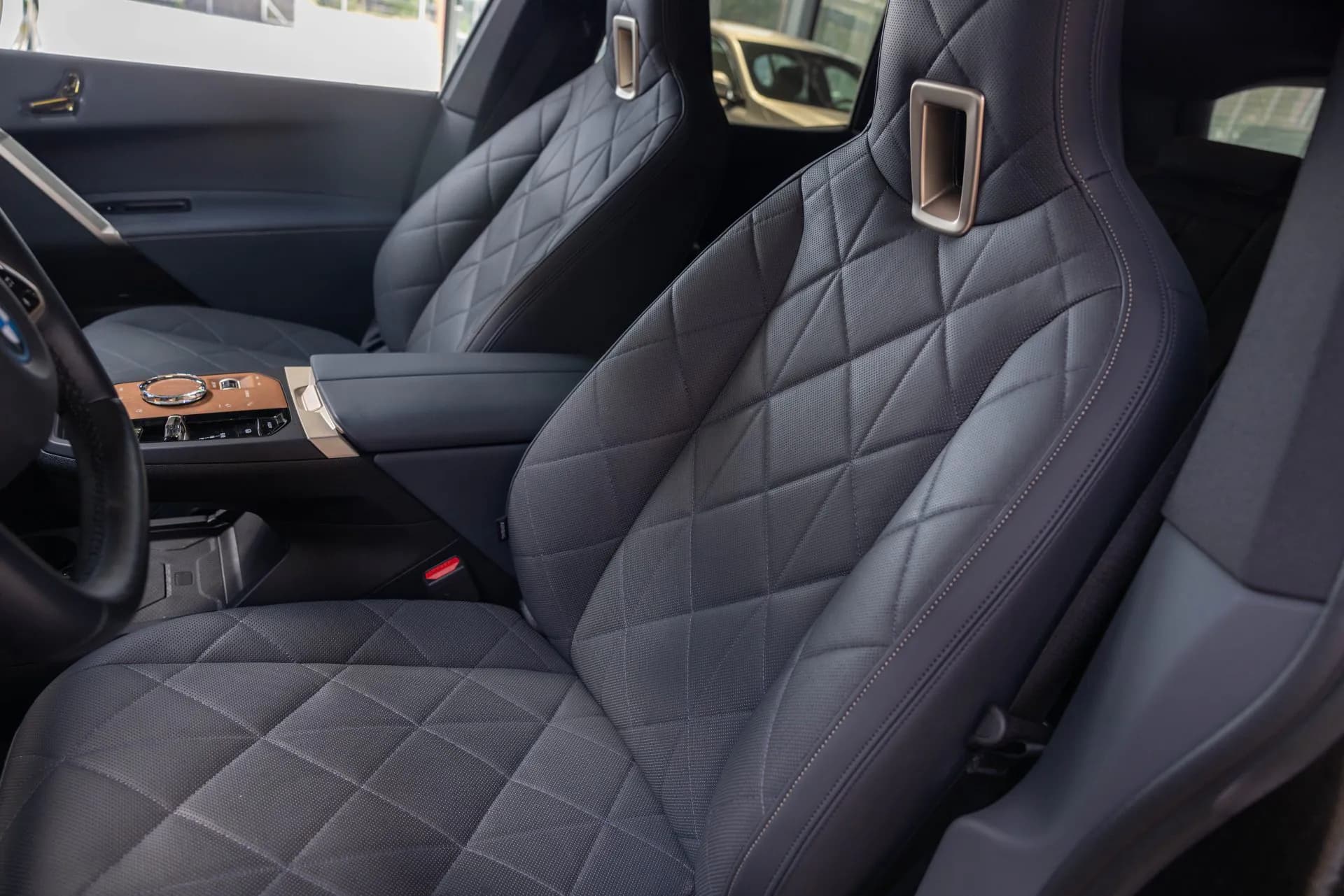 BMW IX 50 xDrive 523cp — imaginea 22