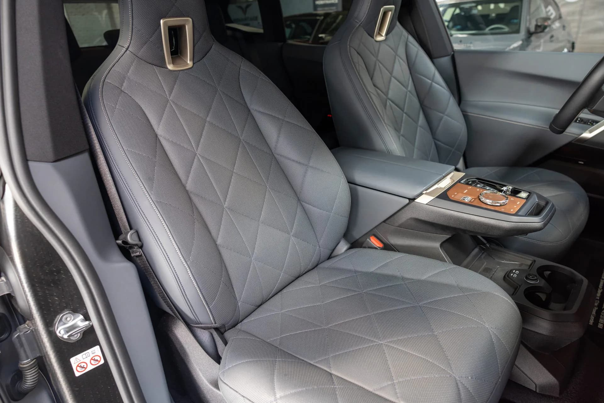 BMW IX 50 xDrive 523cp — imaginea 20