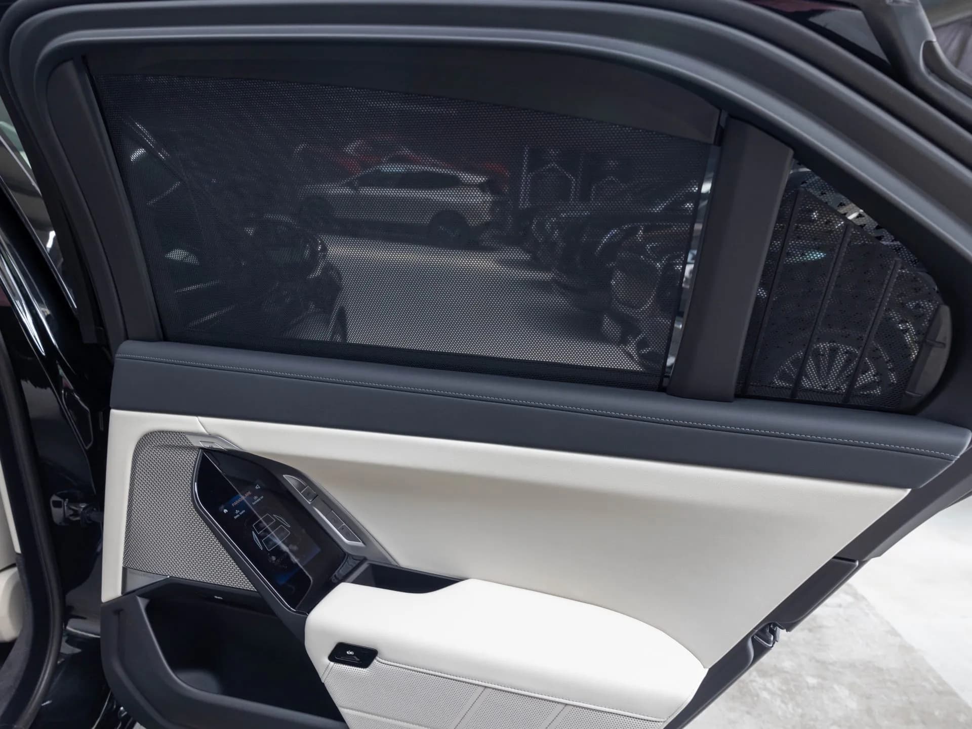 BMW  740 Long/M-Sport Pro — imaginea 26