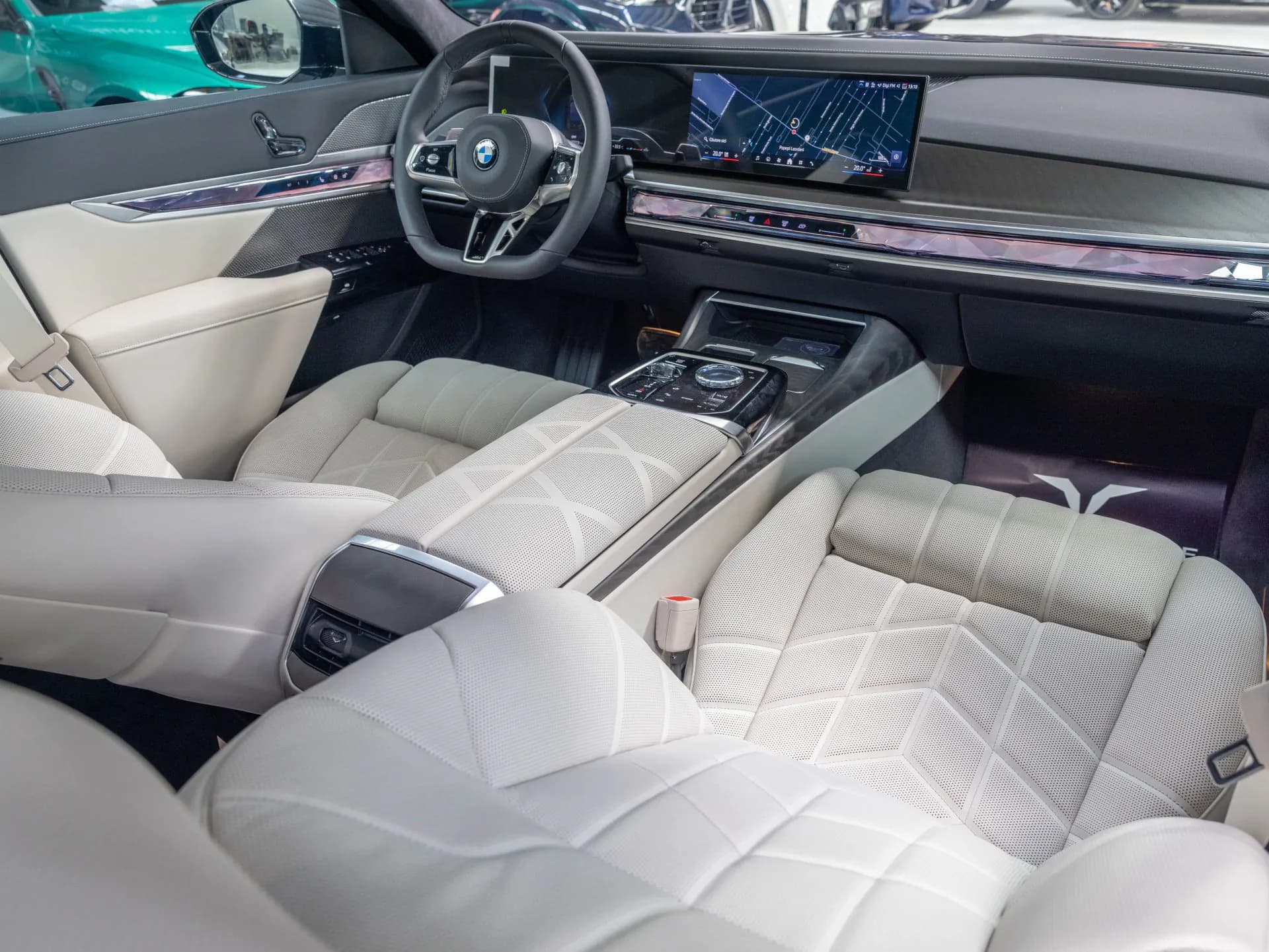BMW  740 Long/M-Sport Pro — imaginea 24