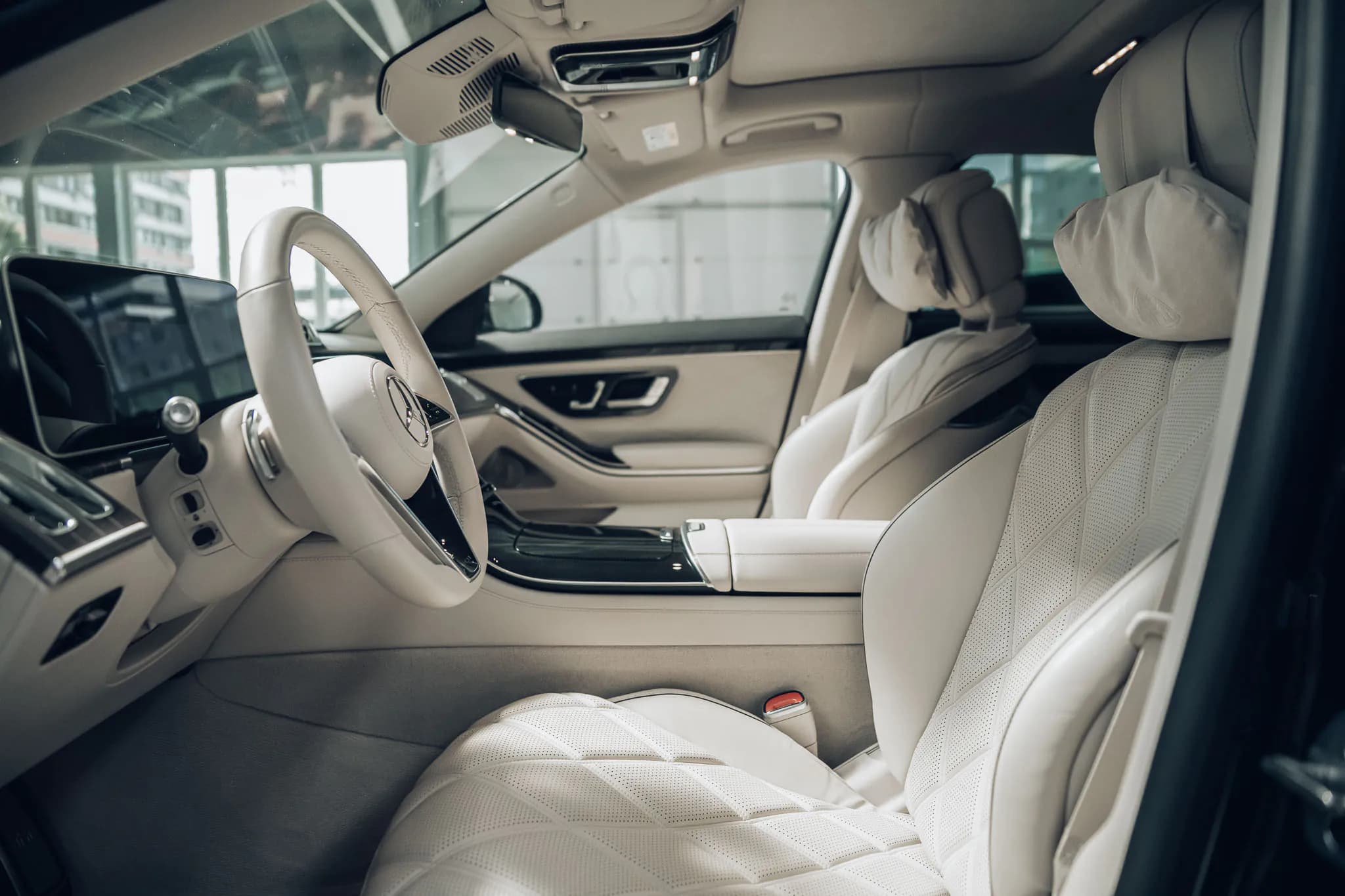 Mercedes-Benz Maybach S 680 4MATIC — imaginea 13
