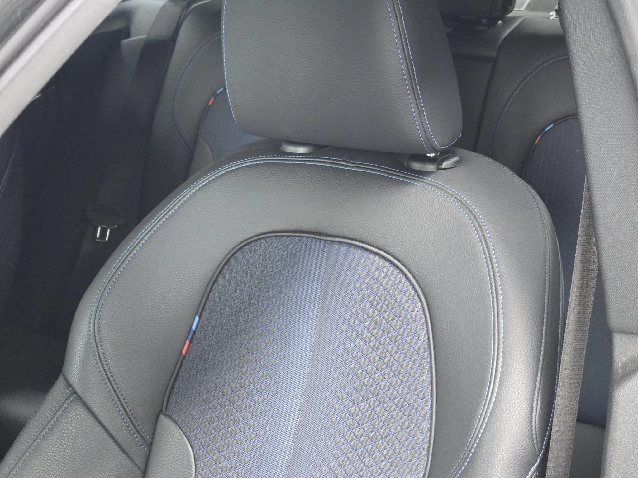 BMW 218i M-Sport — imaginea 13