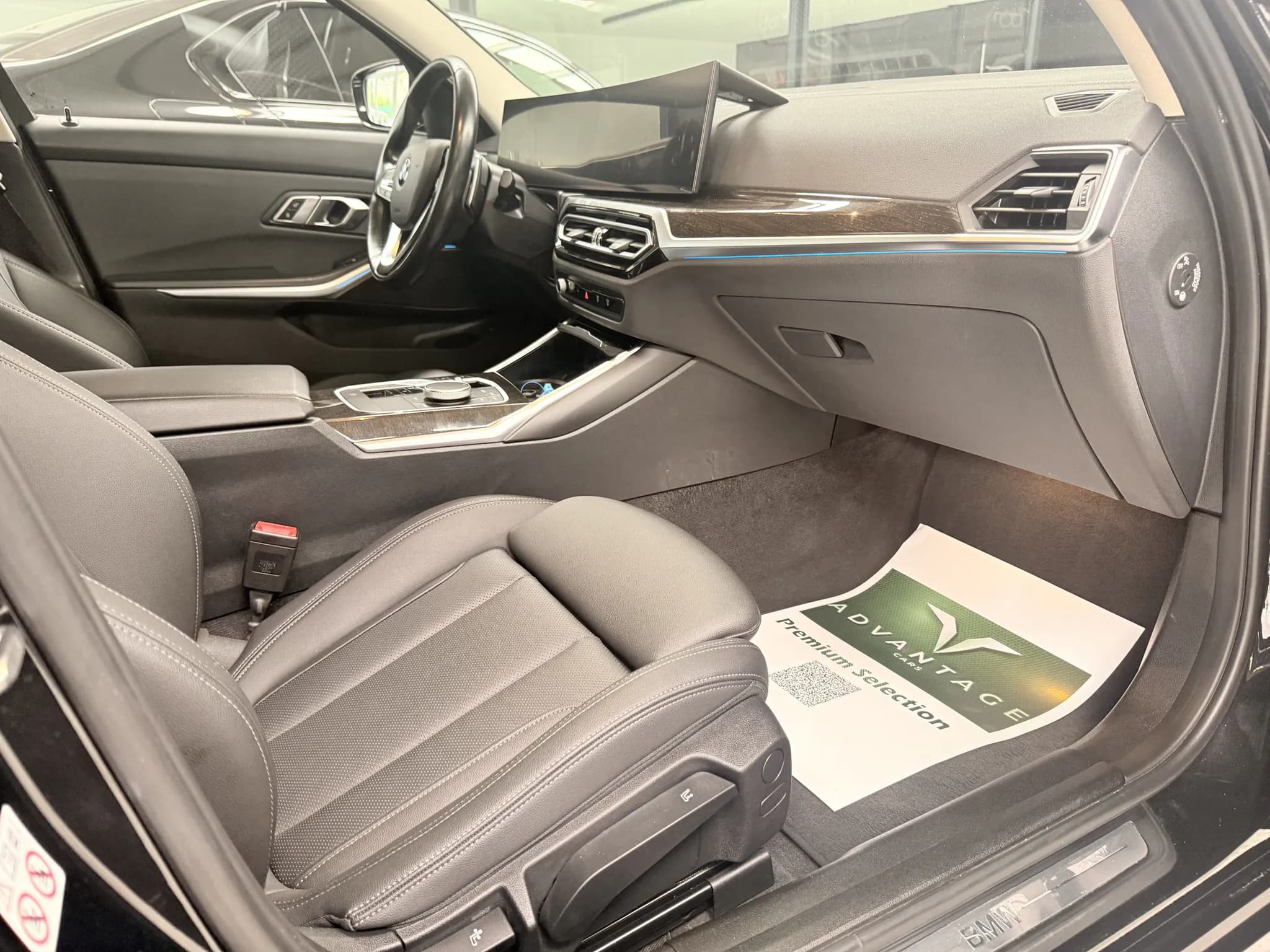 BMW Seria 3 320d xDrive — imaginea 13