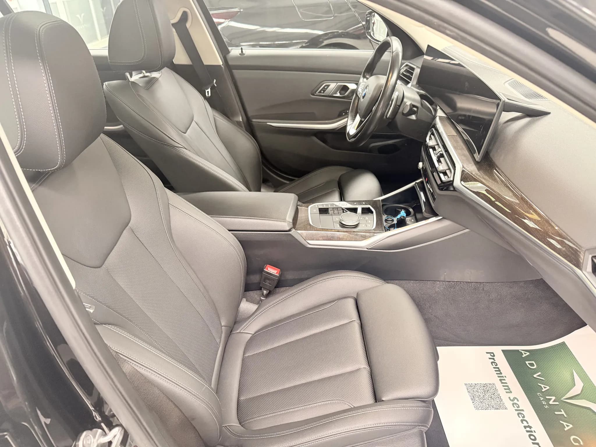 BMW Seria 3 320d xDrive — imaginea 14