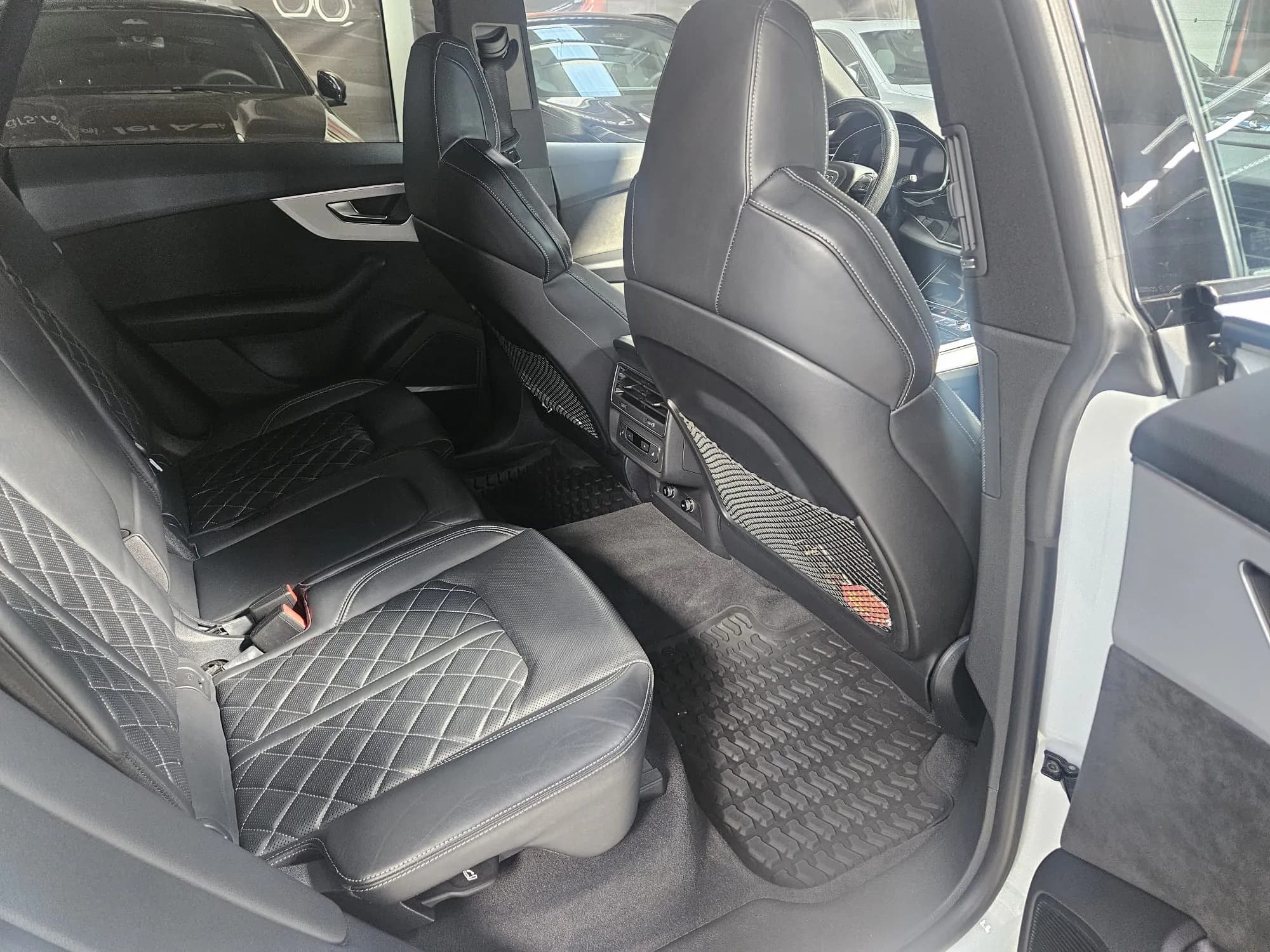 Audi Q8 3.0 60 TFSI e quattro Tiptronic PHEV — imaginea 10