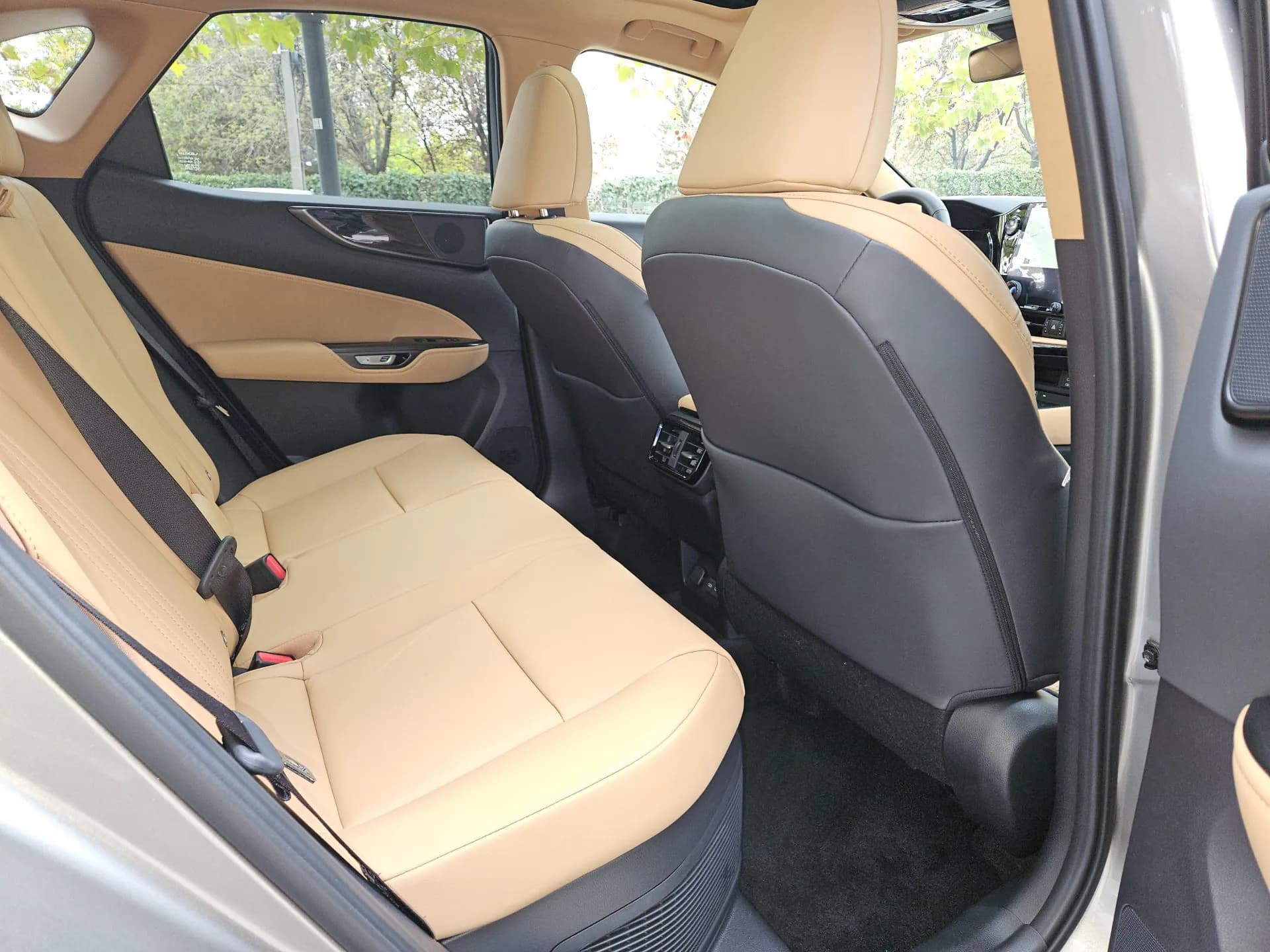 Lexus NX 350 - 4 WD-EXECUTIVE-HUD-360 — imaginea 13
