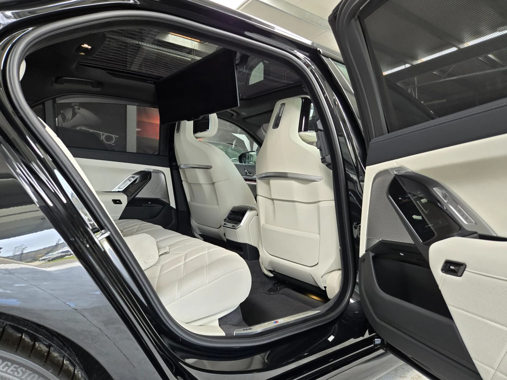 BMW 740d xDrive — imaginea 14