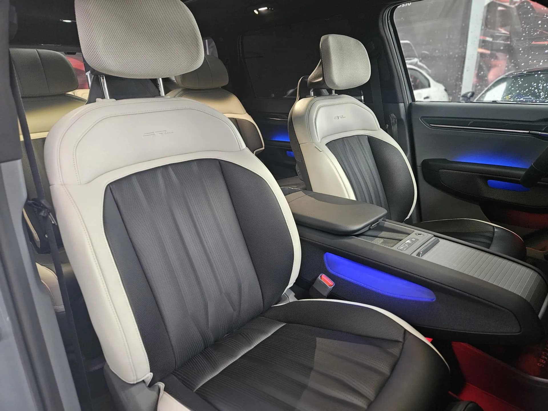 Kia EV9 AWD GT-LINE — imaginea 13