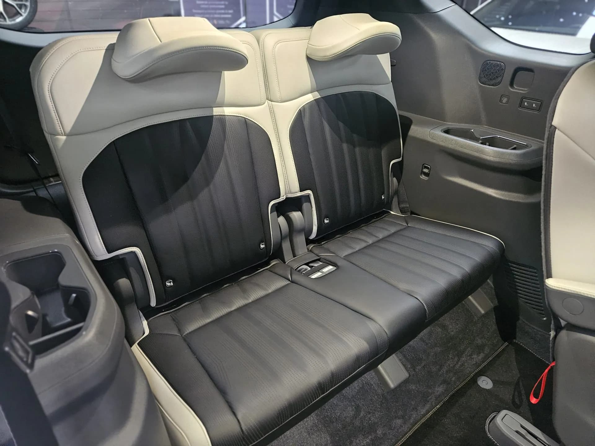 Kia EV9 AWD GT-LINE — imaginea 16