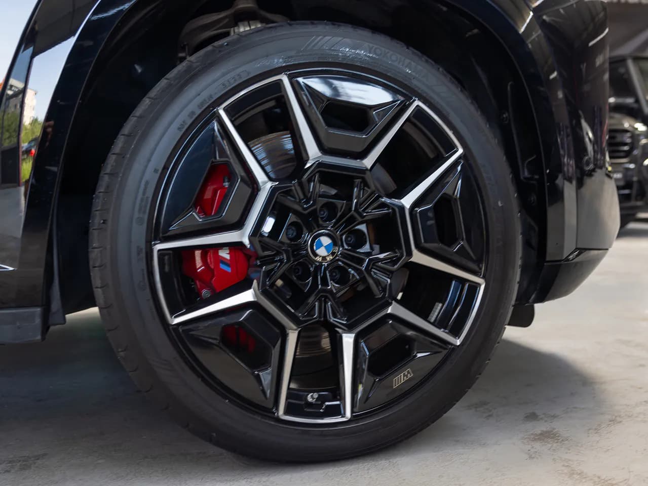 BMW XM — imaginea 17