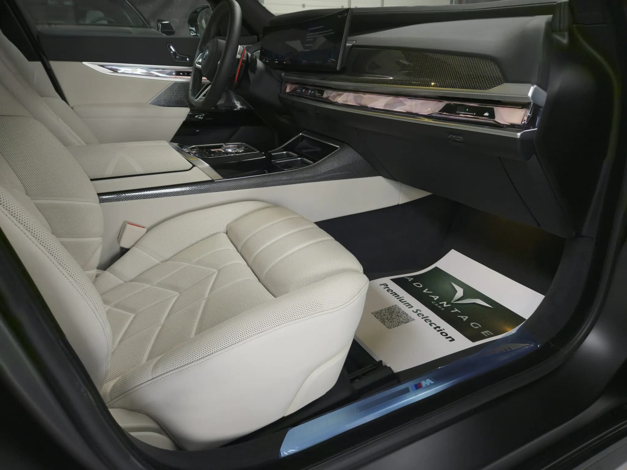 BMW M760e — imaginea 12